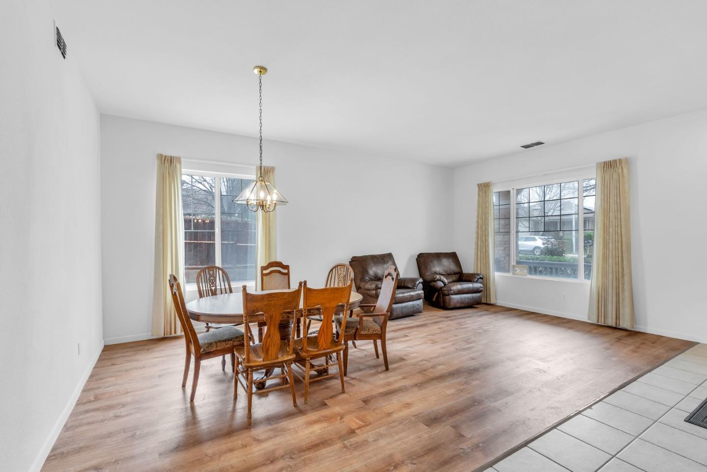 2527 Cambridge Drive