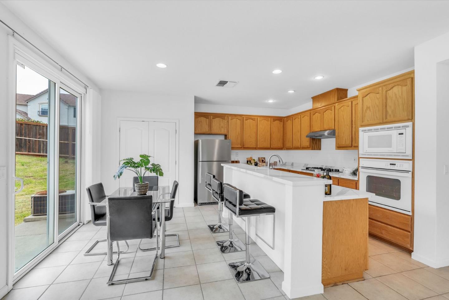 2527 Cambridge Drive