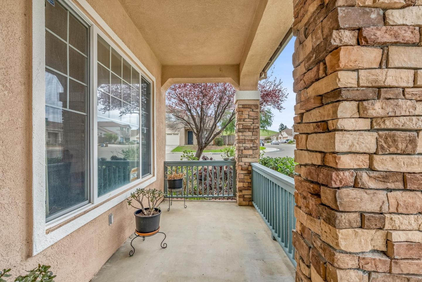 2527 Cambridge Drive