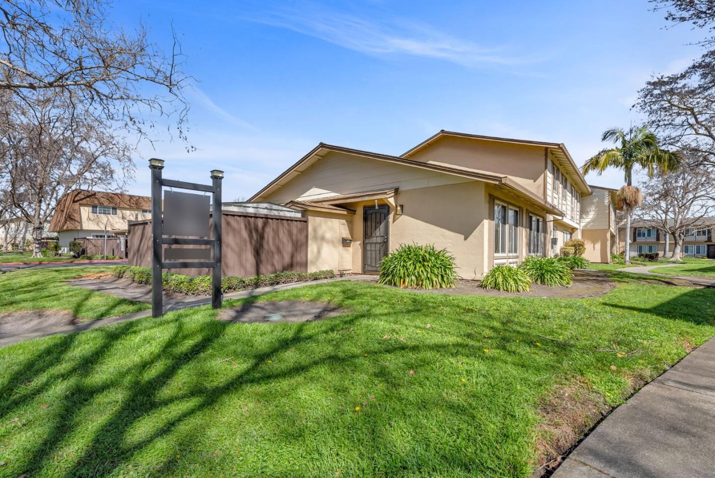 27836 Hummingbird Court