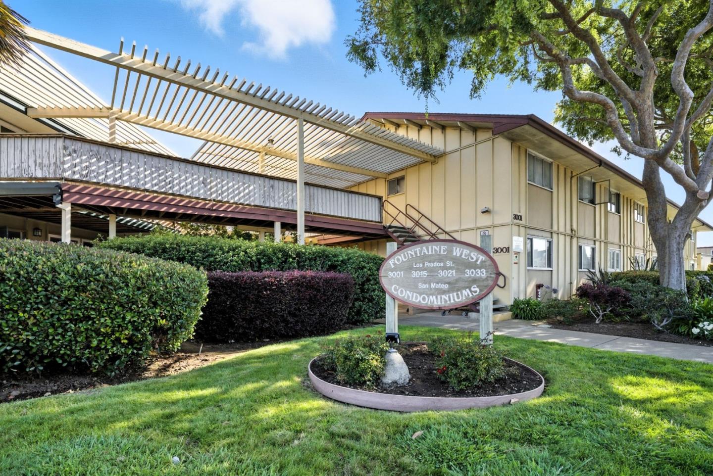 3015 Los Prados Street 114