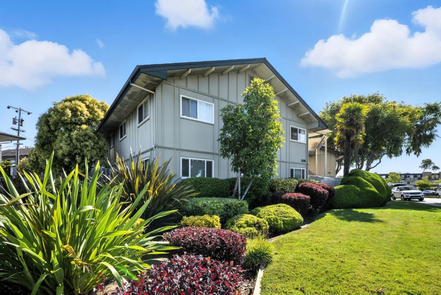 3015 Los Prados Street 114