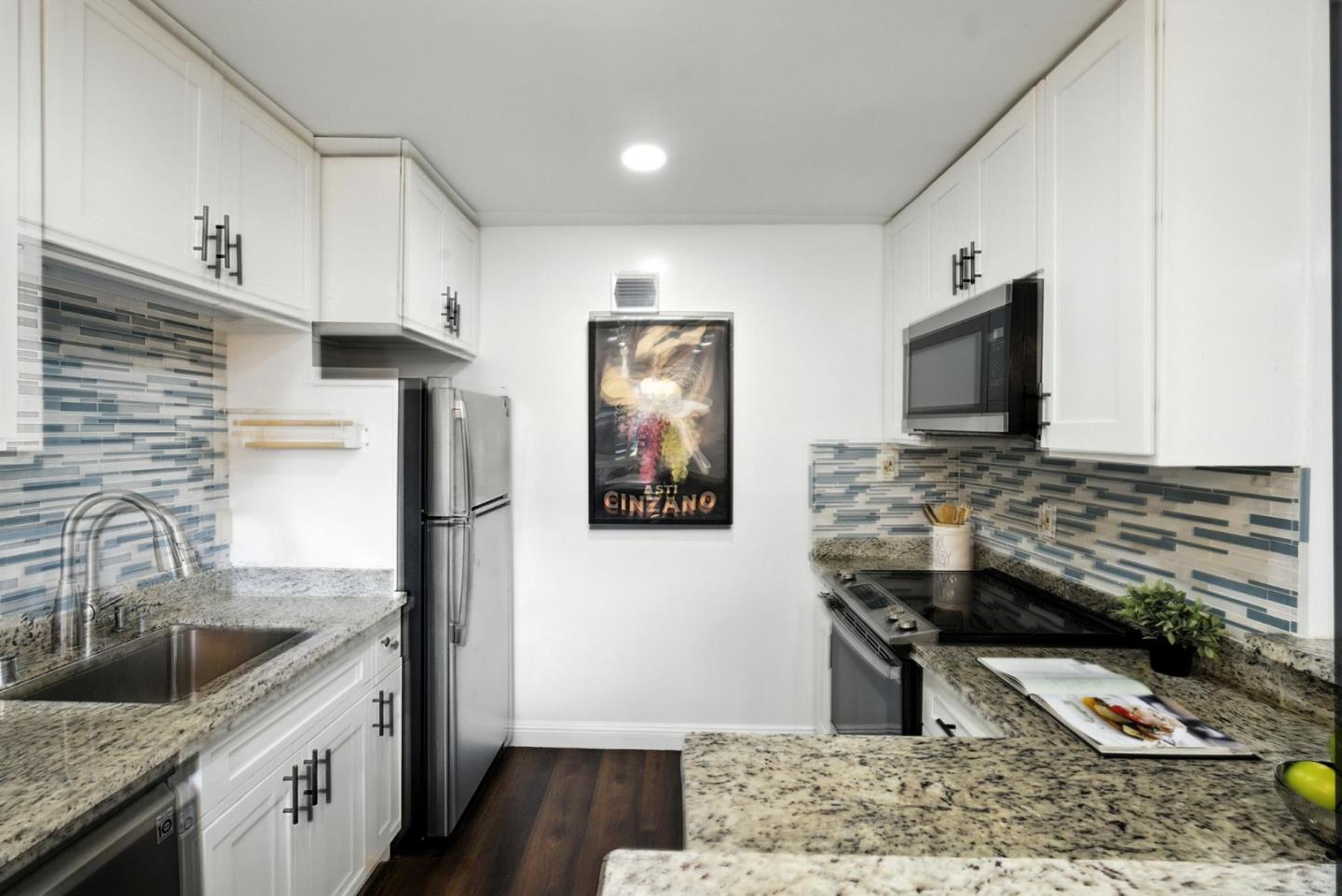 3015 Los Prados Street 114