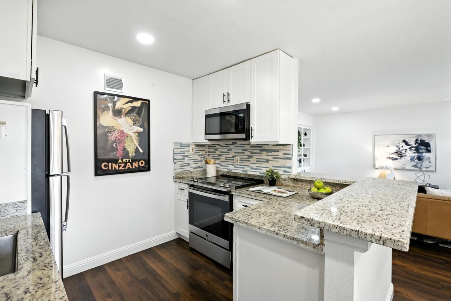 3015 Los Prados Street 114