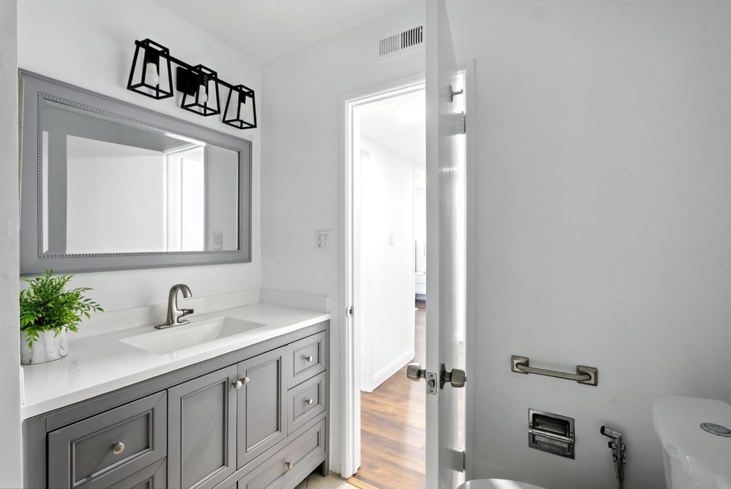 3015 Los Prados Street 114