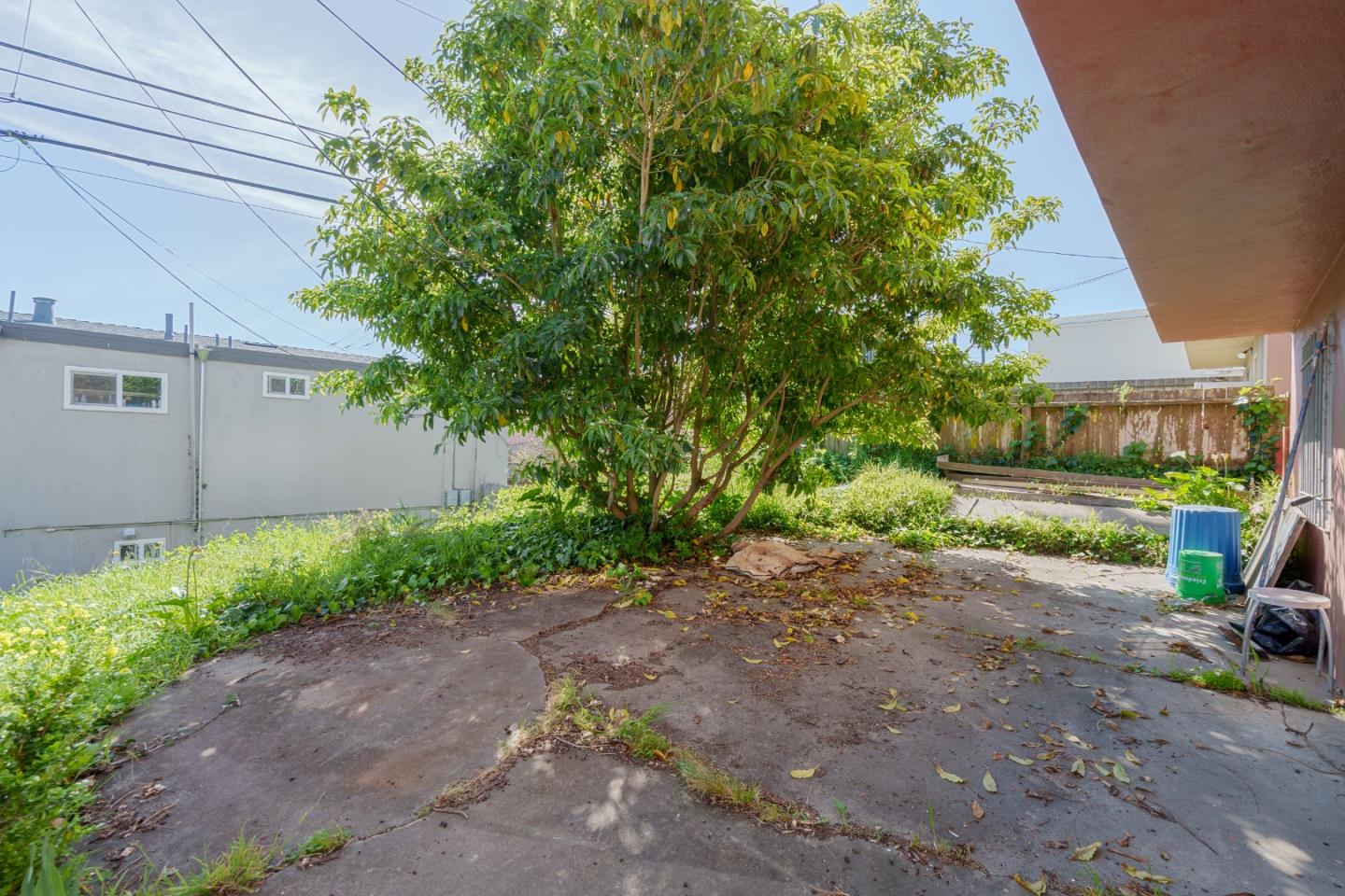 305 Lakeshire Drive