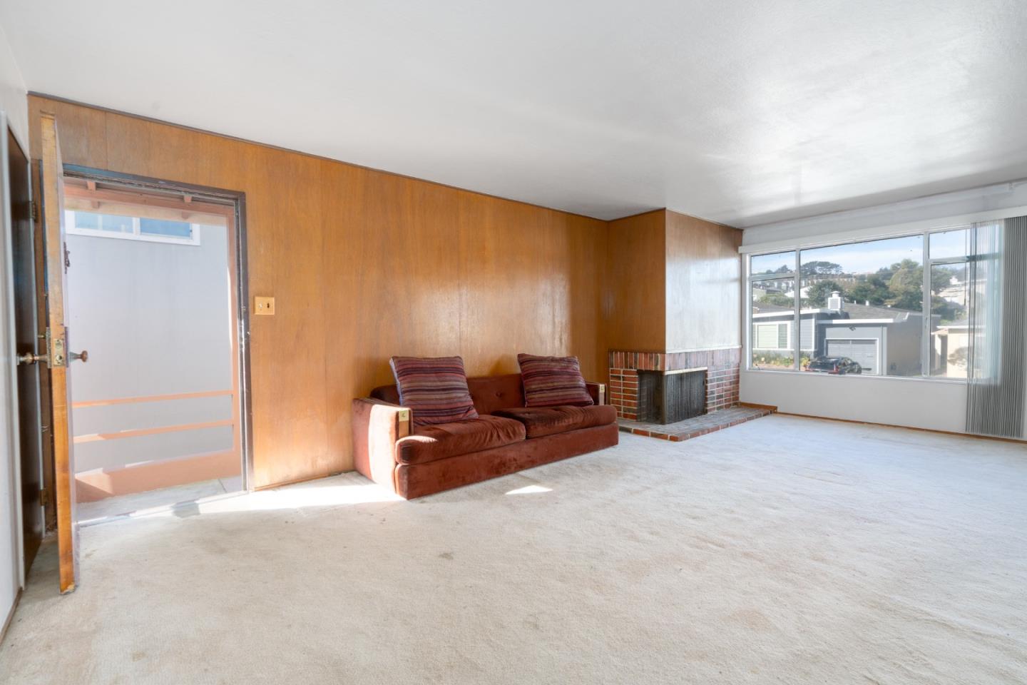 305 Lakeshire Drive