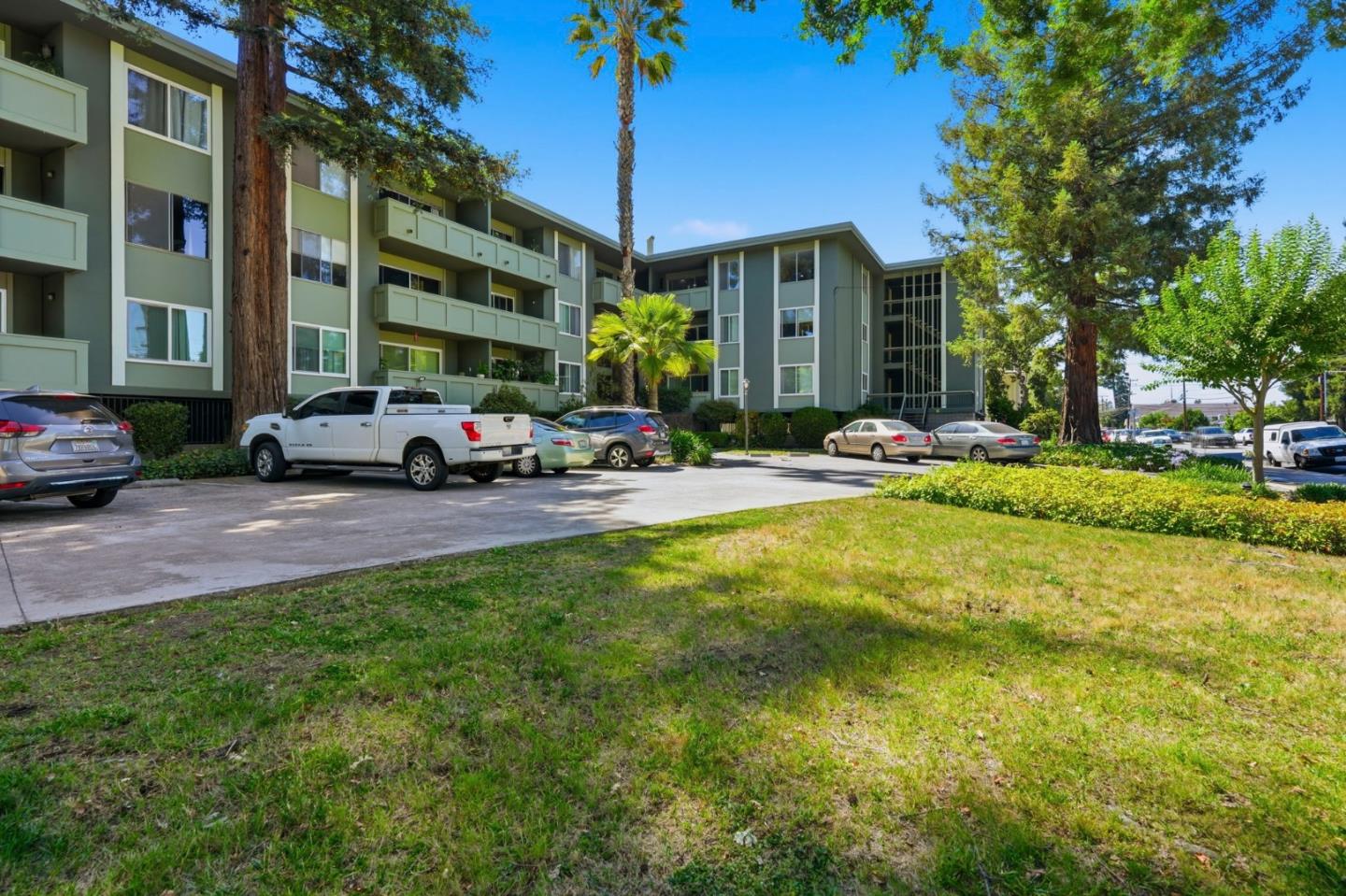 1458 Hudson ST 116