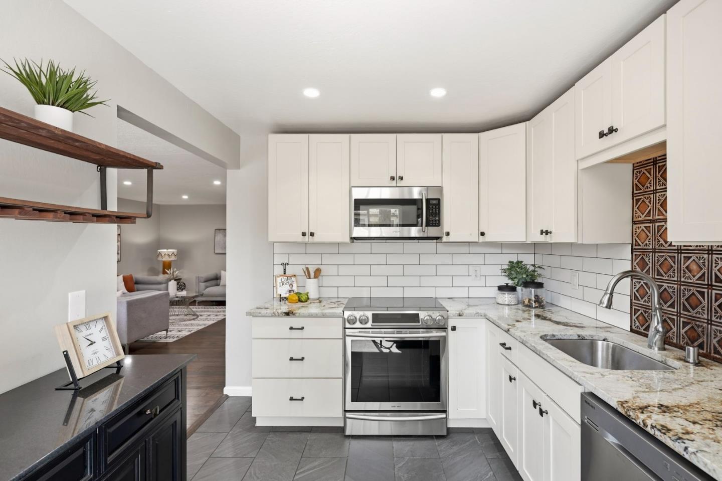 1458 Hudson ST 116