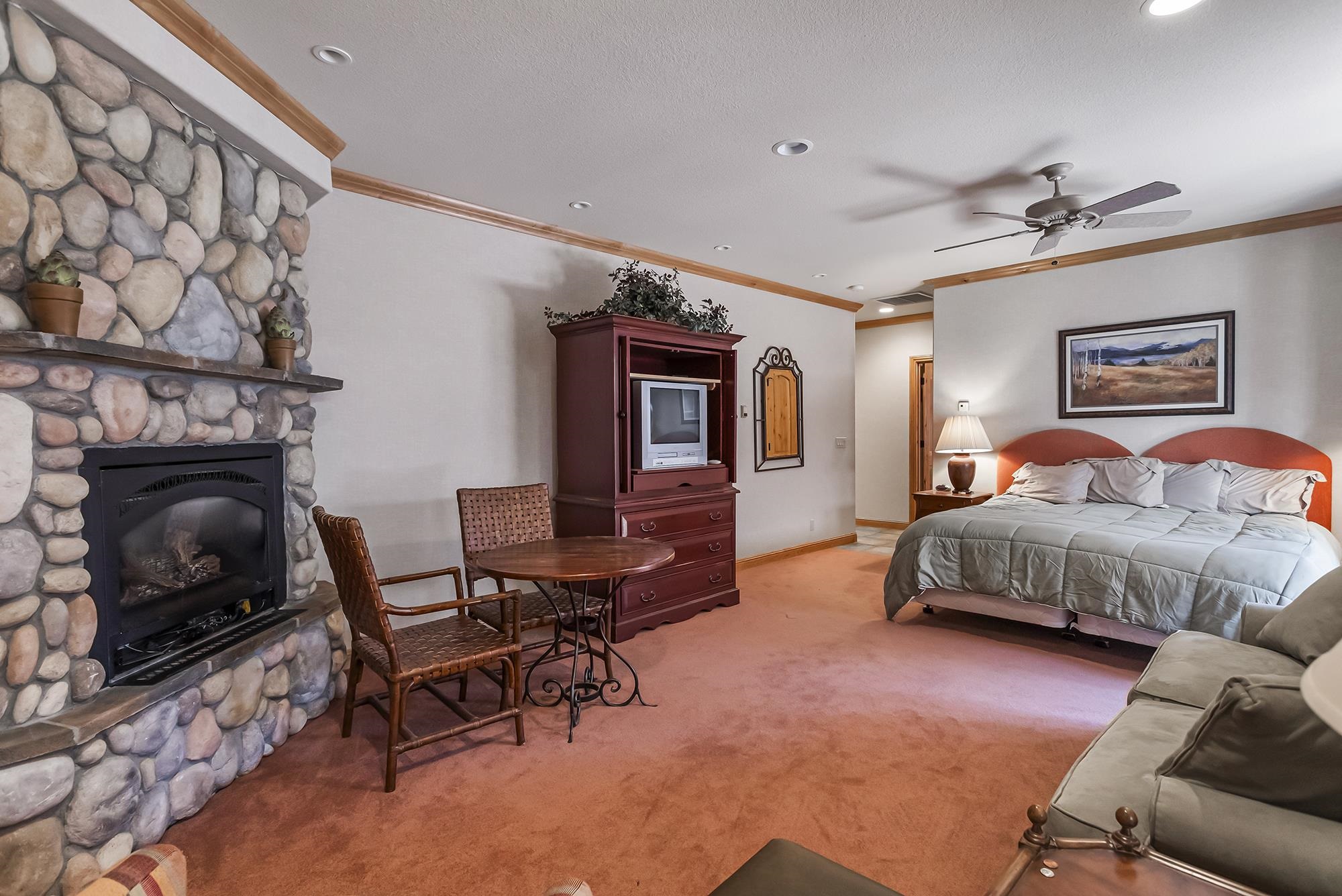 103 Highwood Circle