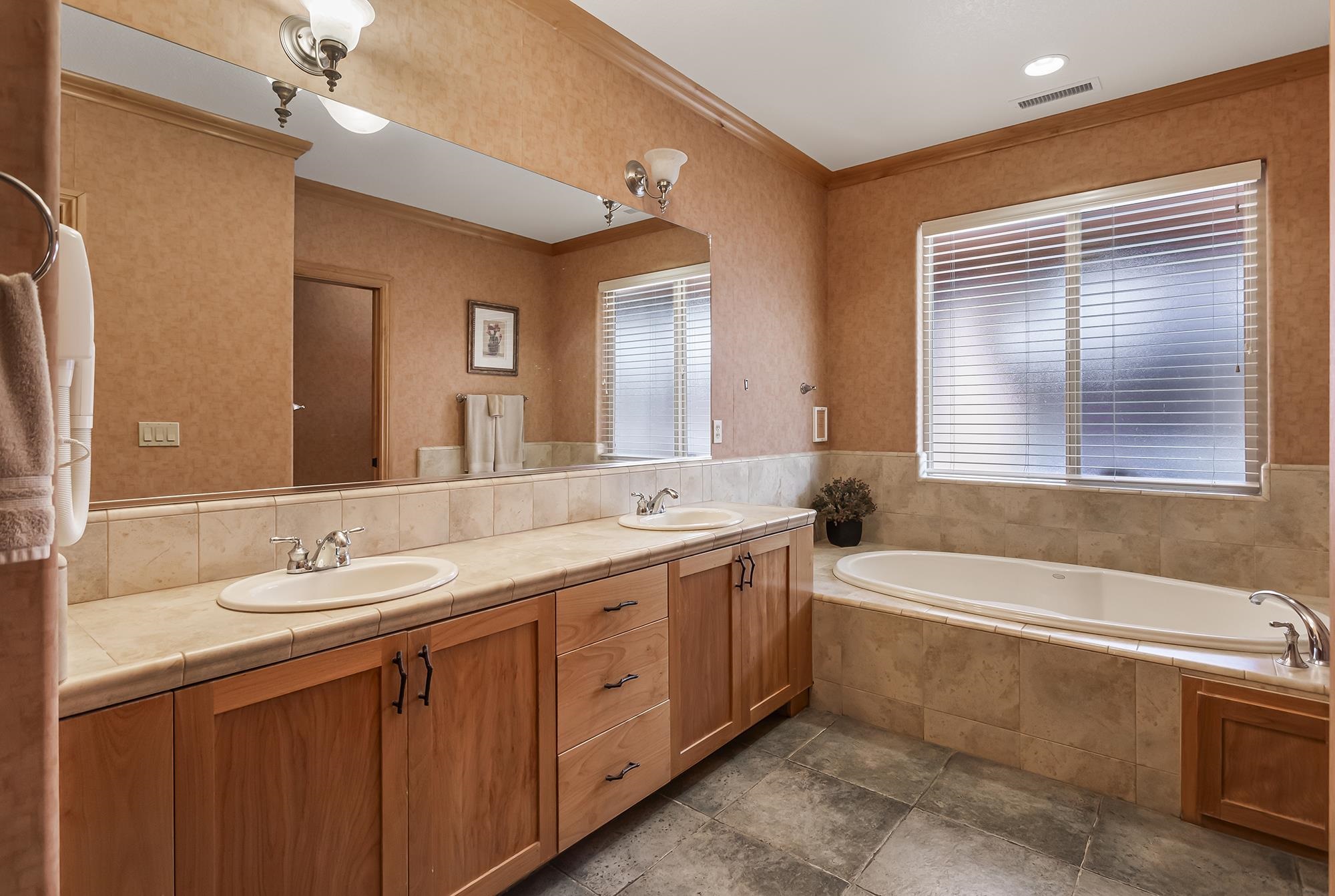 103 Highwood Circle