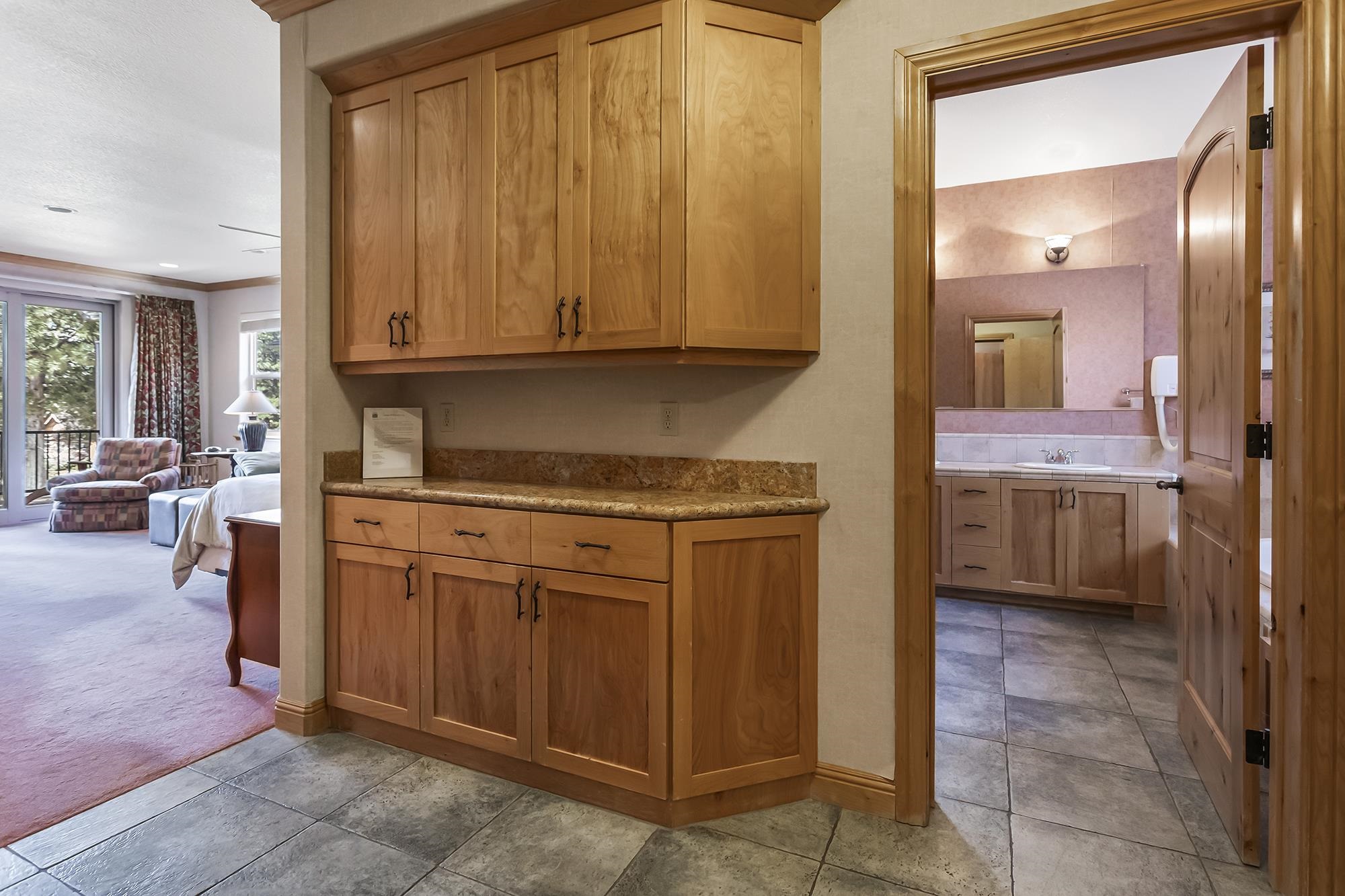 103 Highwood Circle