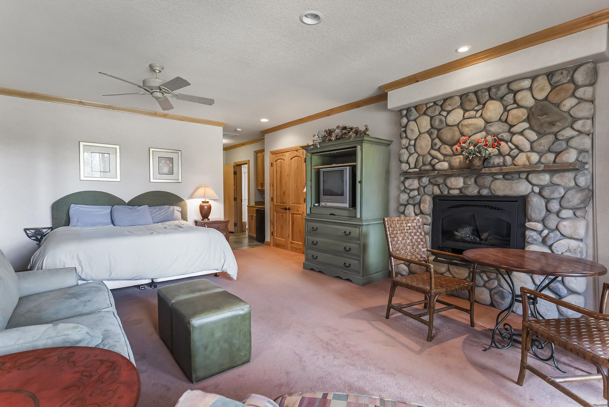 103 Highwood Circle
