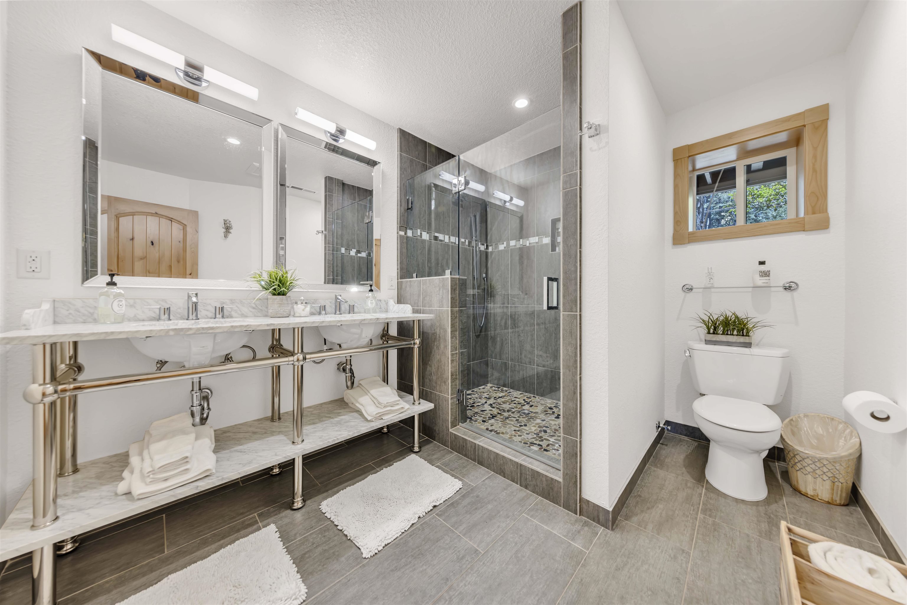 1117 Lassen View Drive