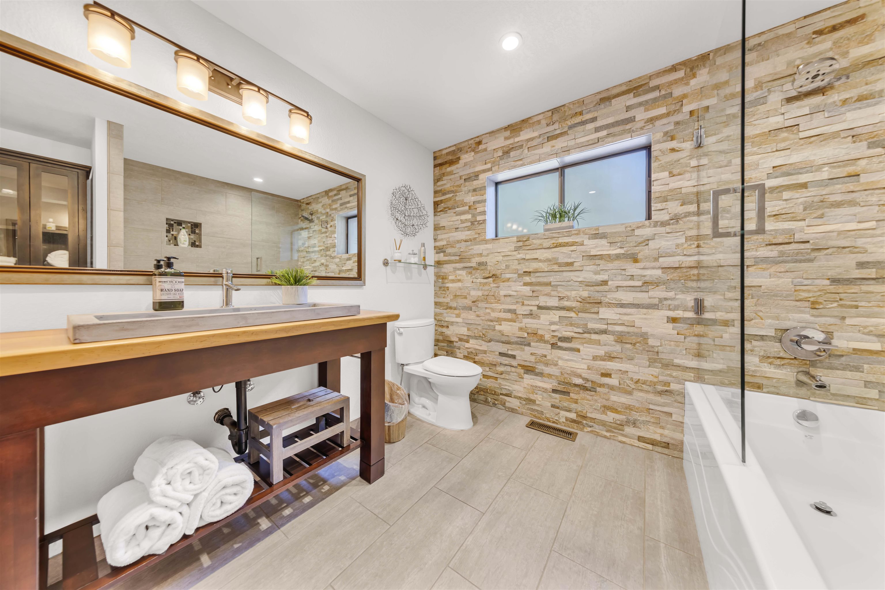 1117 Lassen View Drive