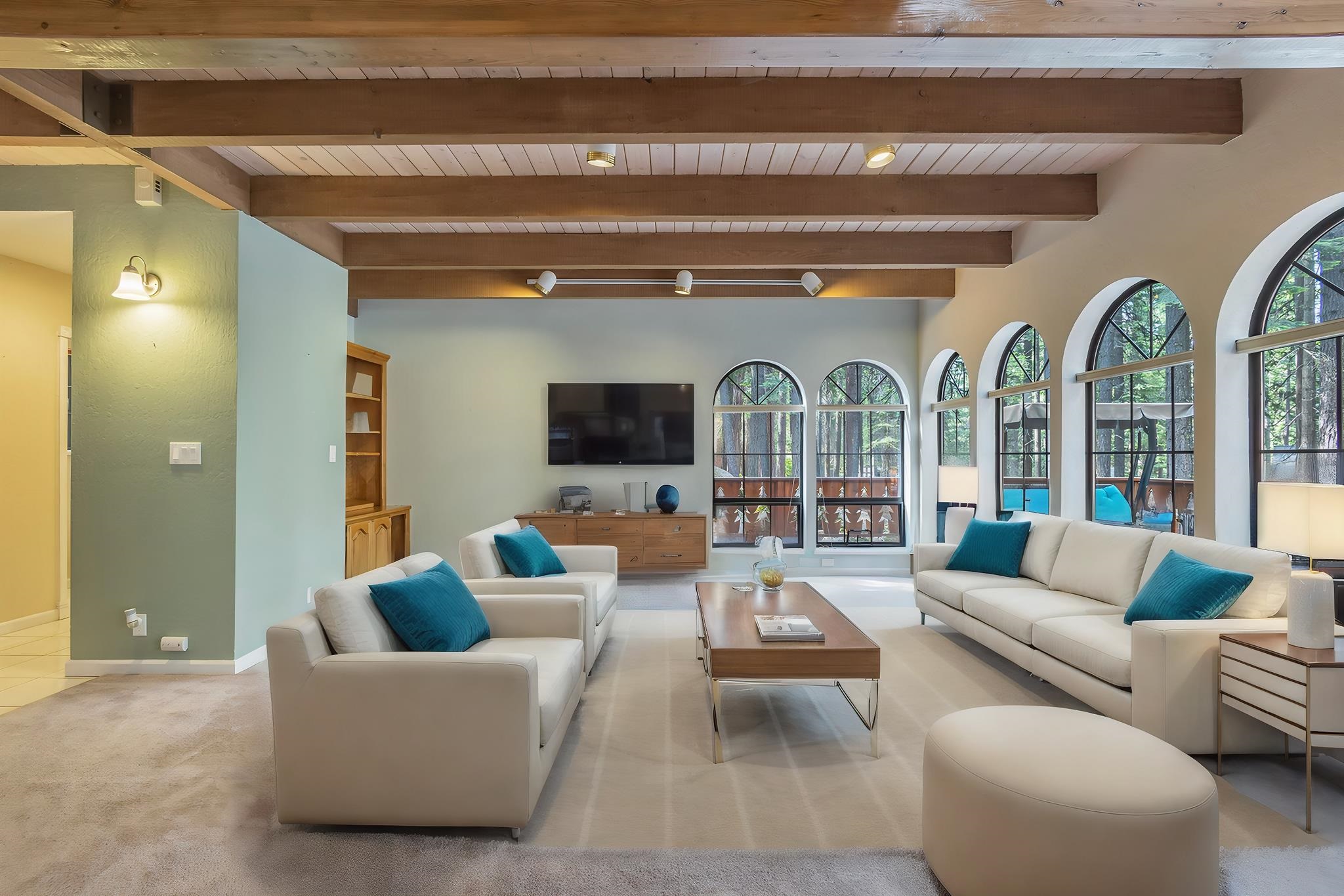 601 Peninsula Drive