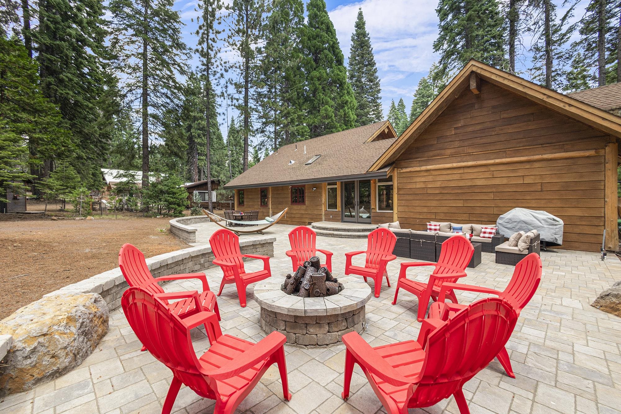 1131 Peninsula Drive