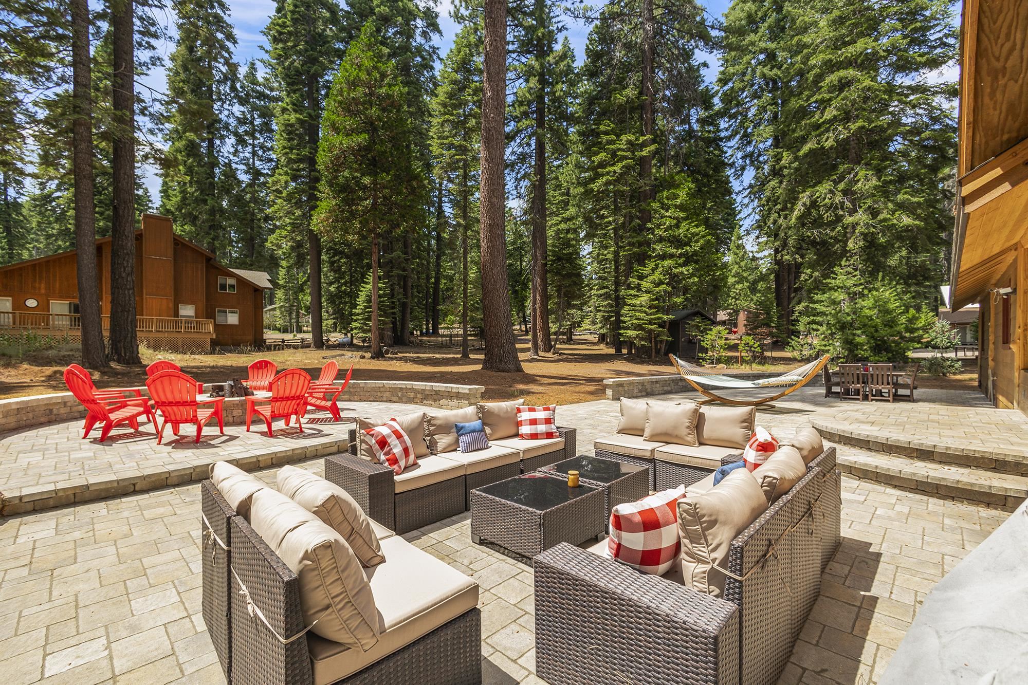 1131 Peninsula Drive