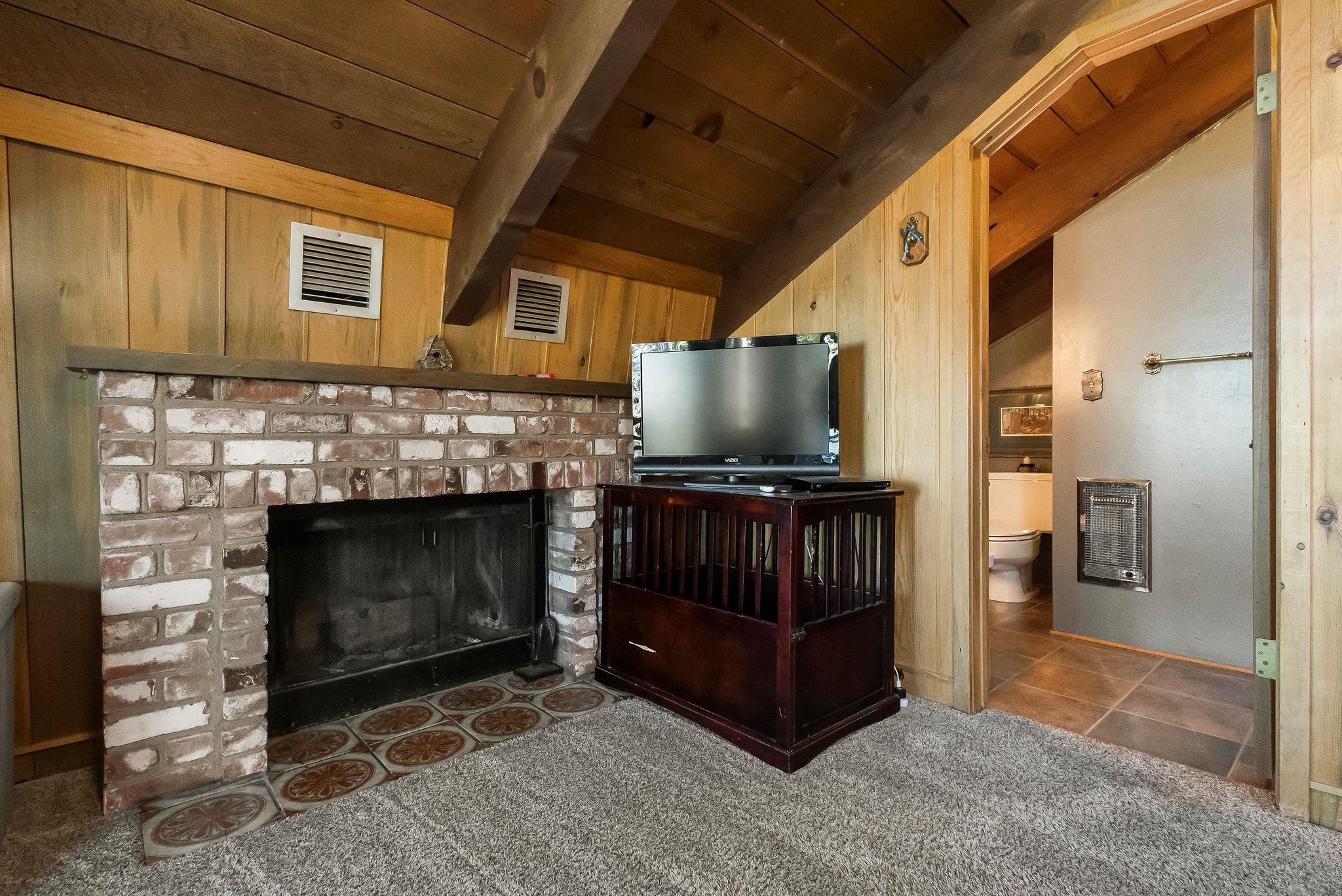 614 W Mountain Ridge Road