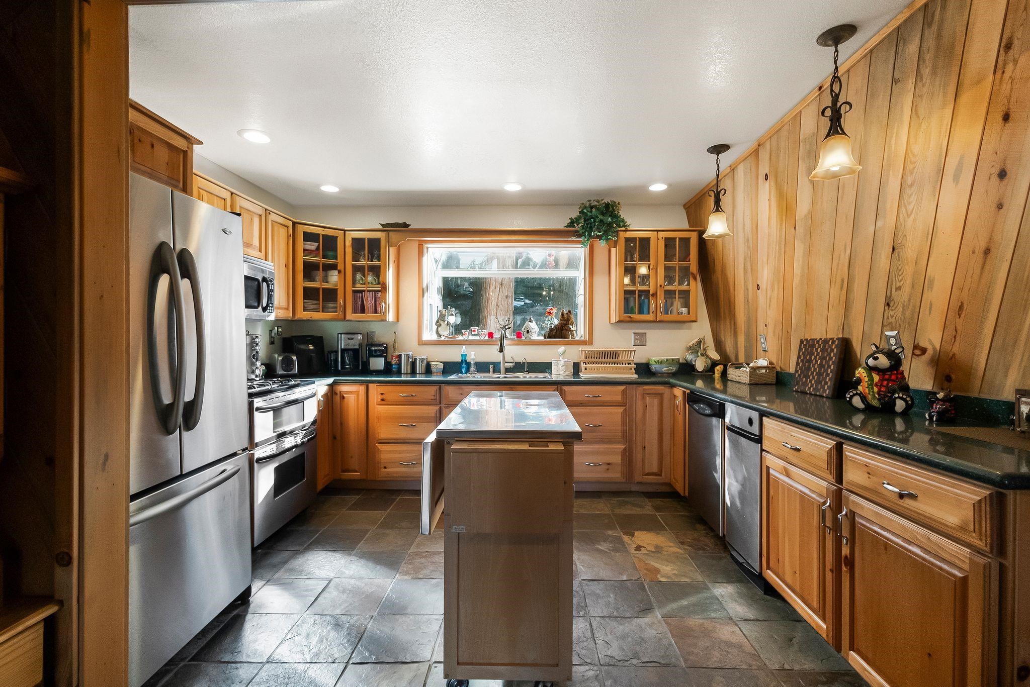 614 W Mountain Ridge Road