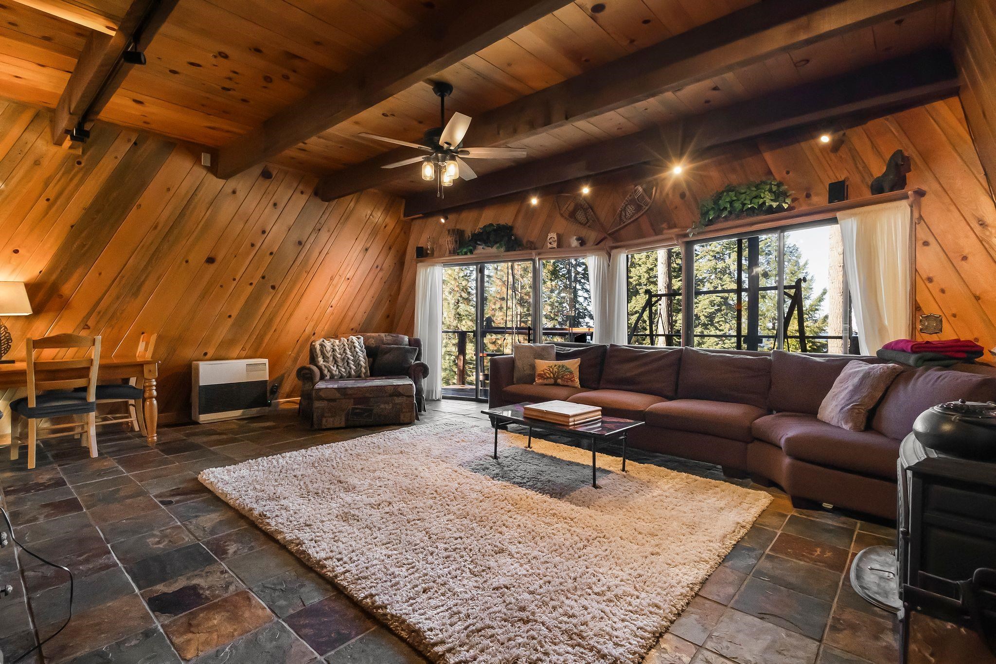 614 W Mountain Ridge Road