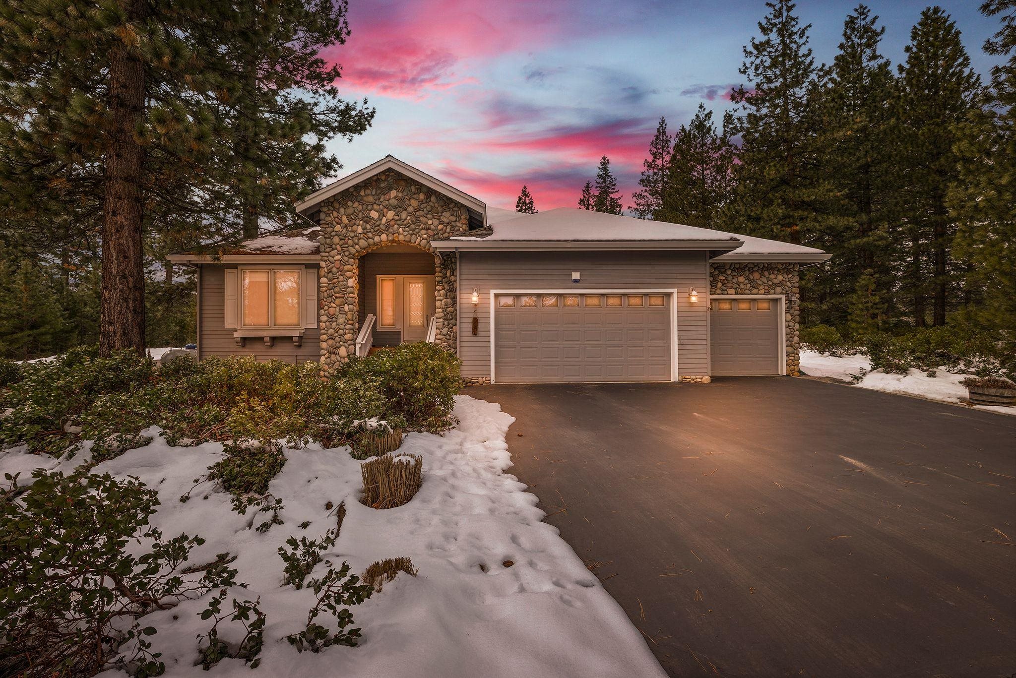 24 Frostwood Lane