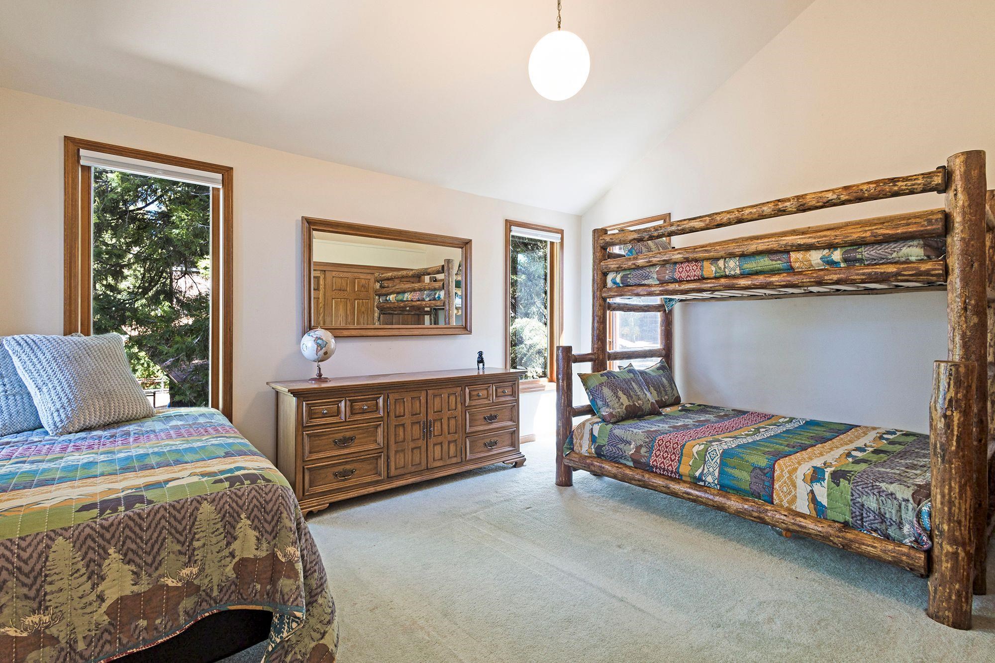 903 Lassen View Drive