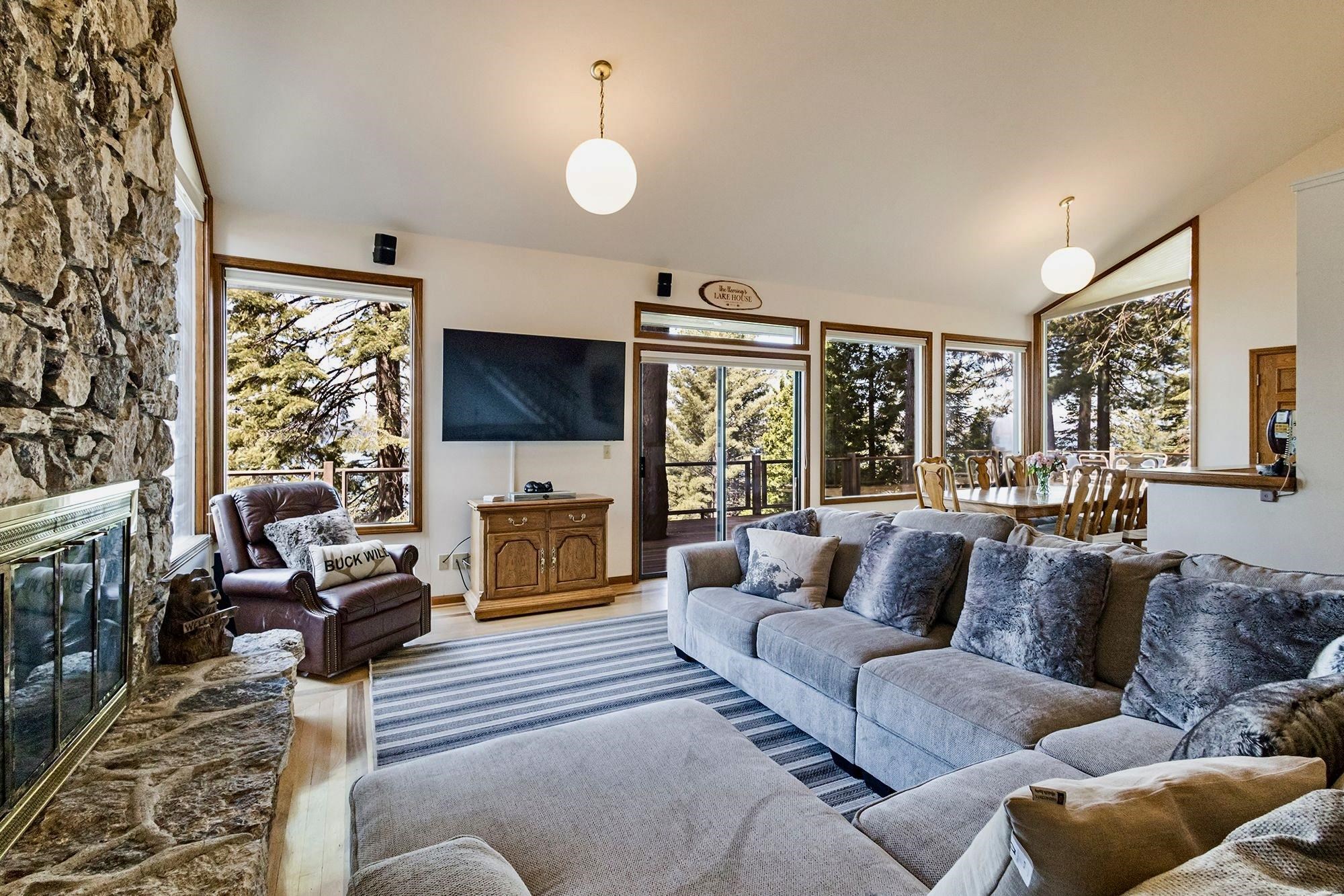 903 Lassen View Drive