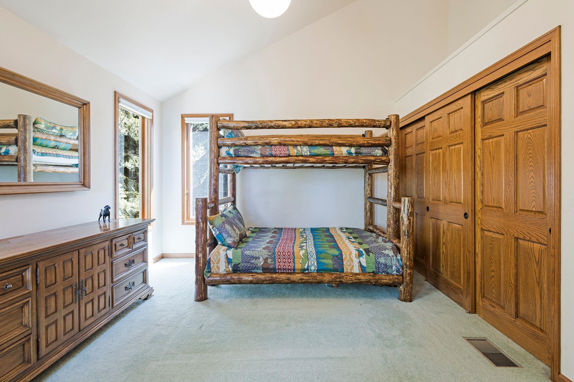 903 Lassen View Drive