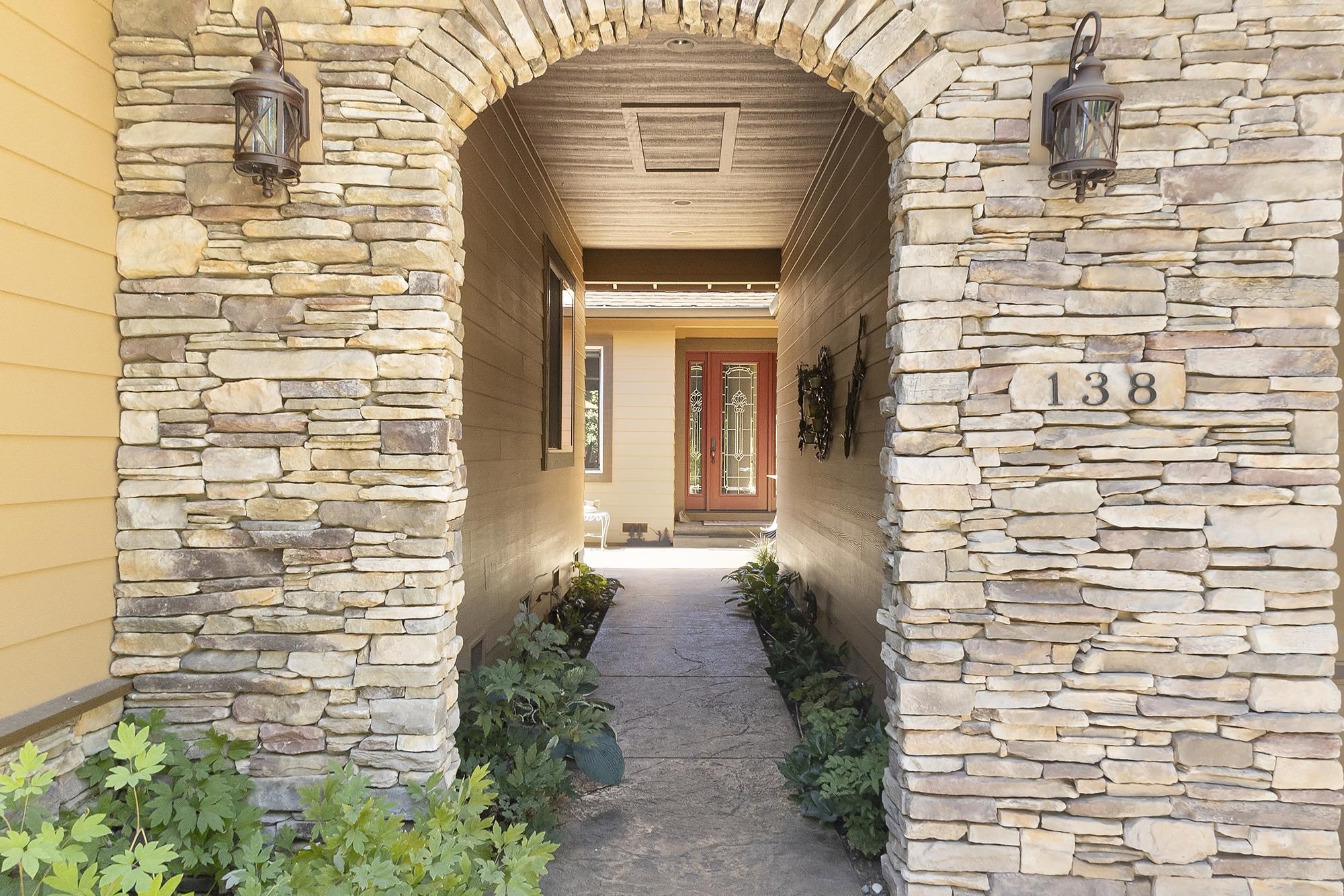 138 Highwood Circle