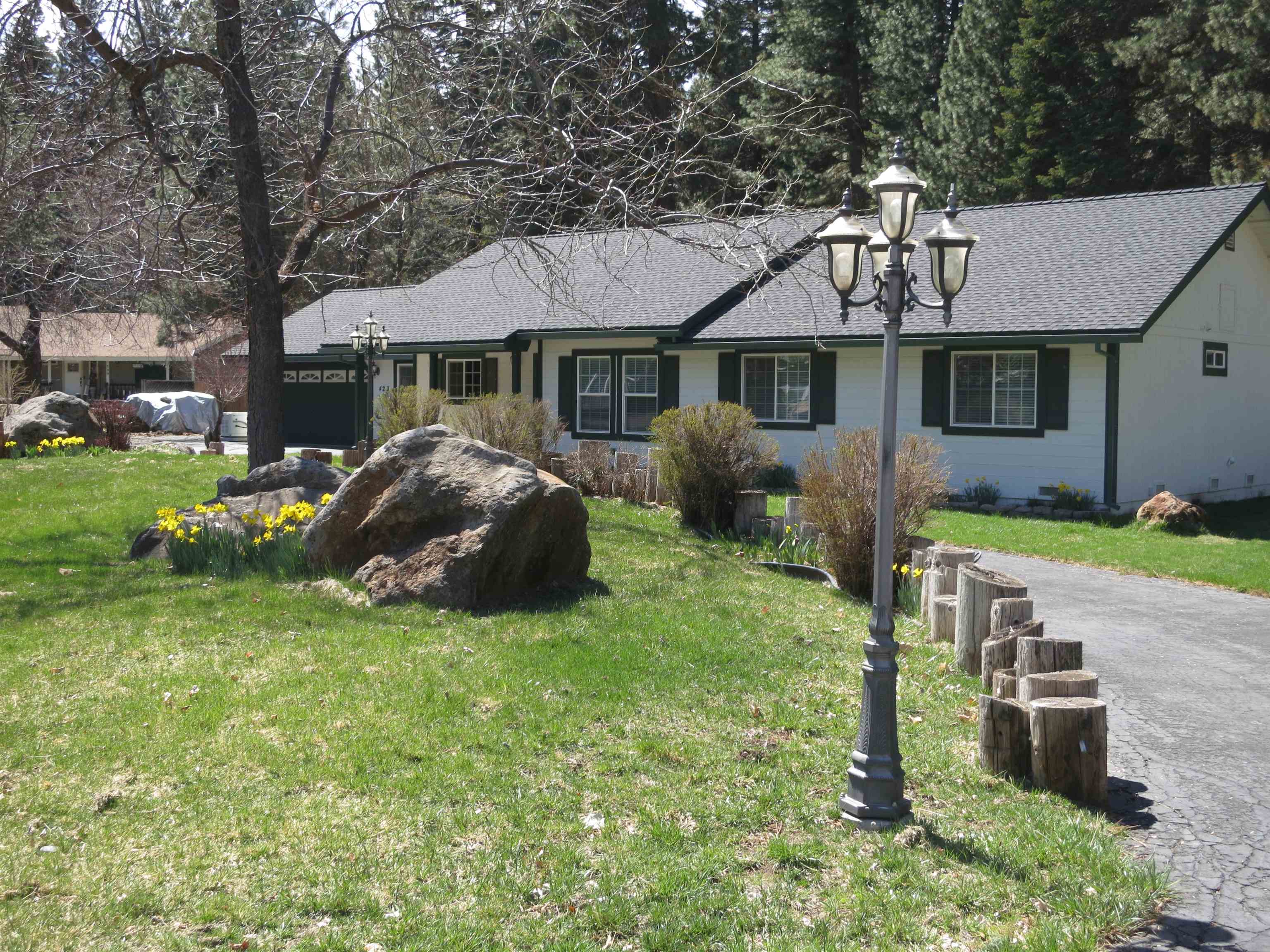 423 Settlers Road
