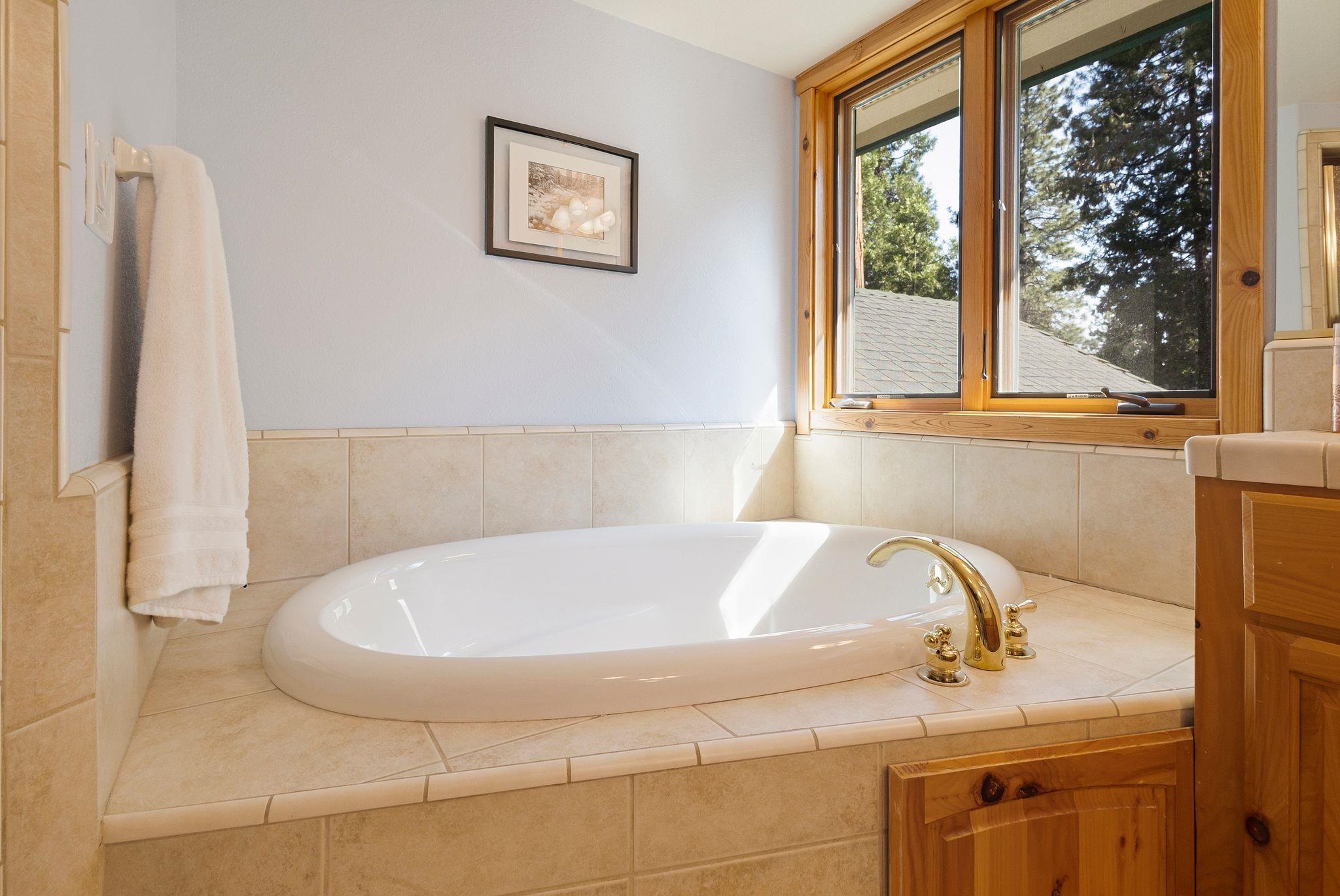 104 Top of the West Drive Unit: 102 Top of the West Drive