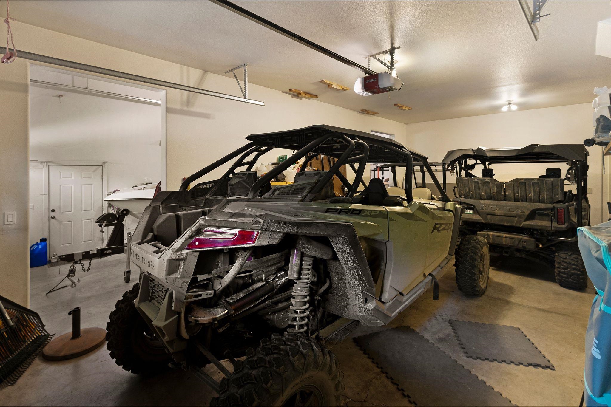 104 Top of the West Drive Unit: 102 Top of the West Drive