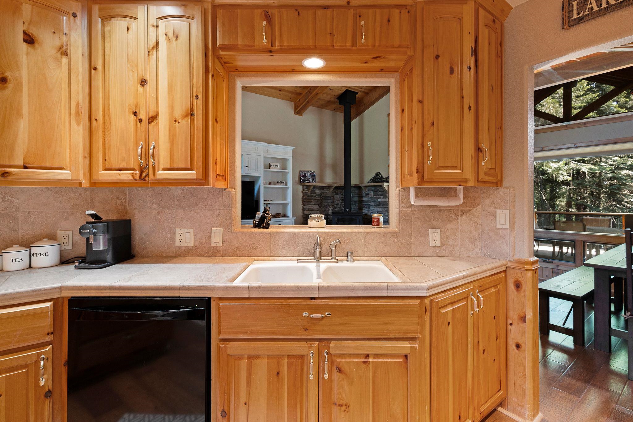 104 Top of the West Drive Unit: 102 Top of the West Drive