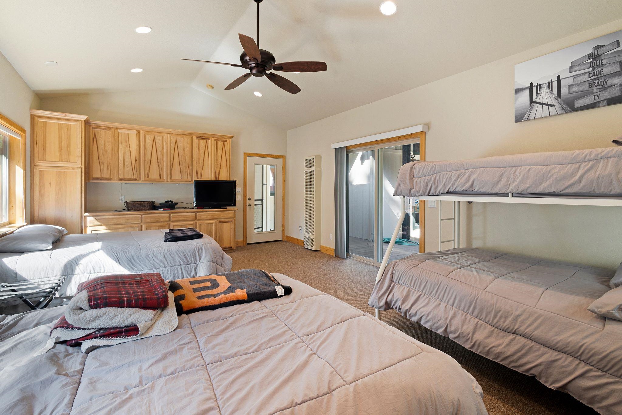 104 Top of the West Drive Unit: 102 Top of the West Drive