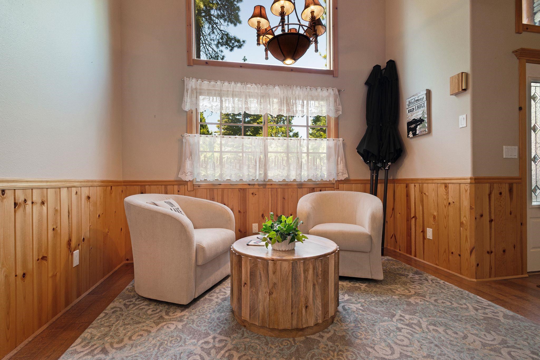 104 Top of the West Drive Unit: 102 Top of the West Drive