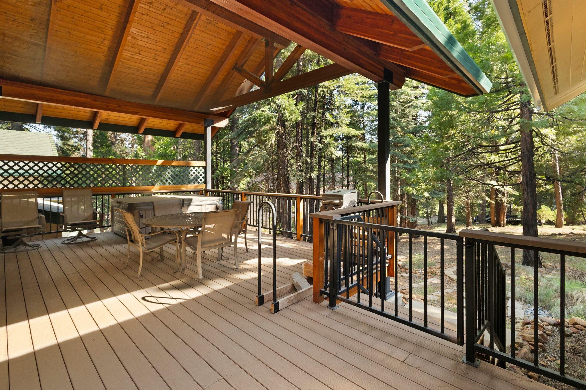 104 Top of the West Drive Unit: 102 Top of the West Drive