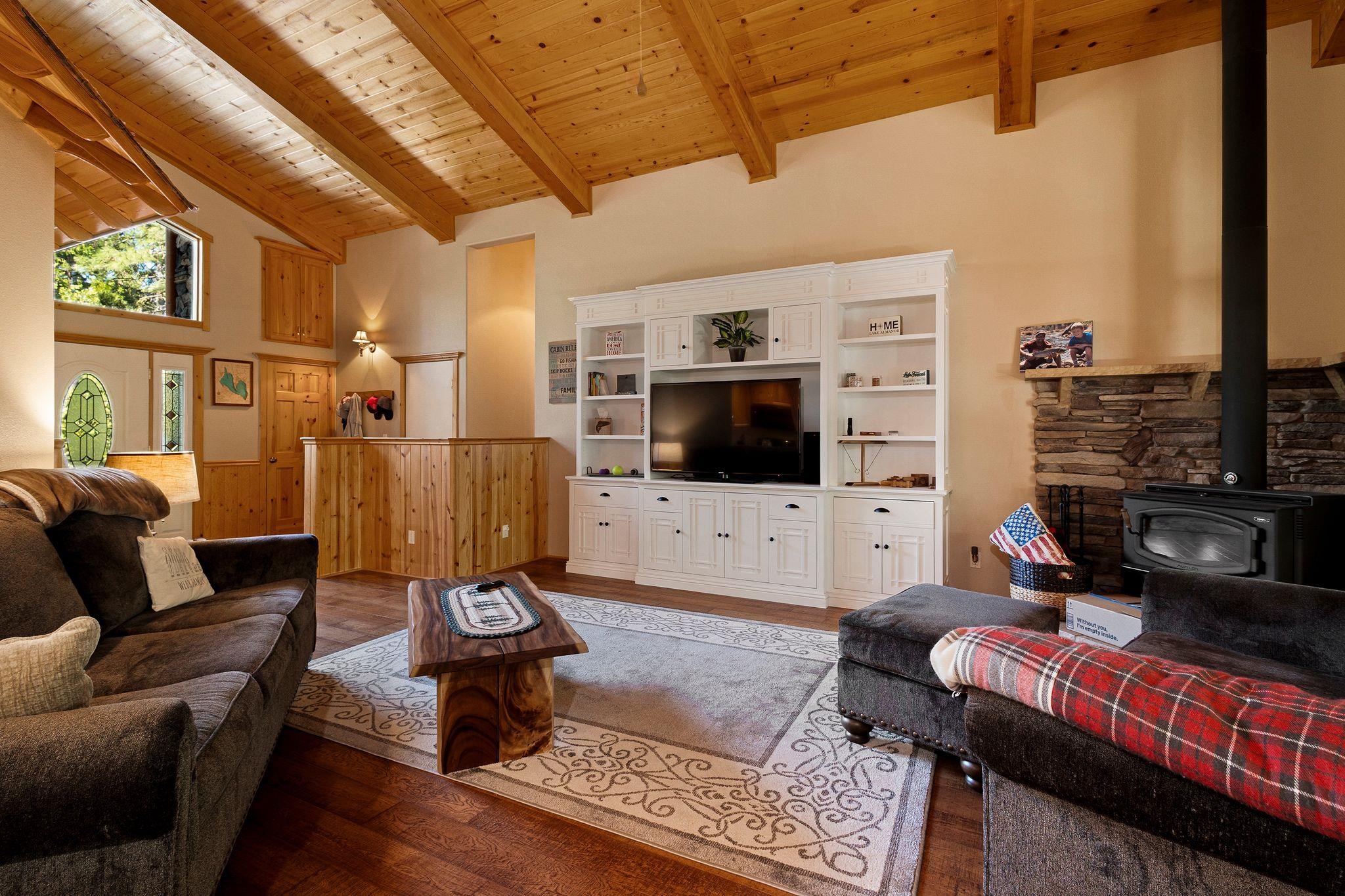 104 Top of the West Drive Unit: 102 Top of the West Drive