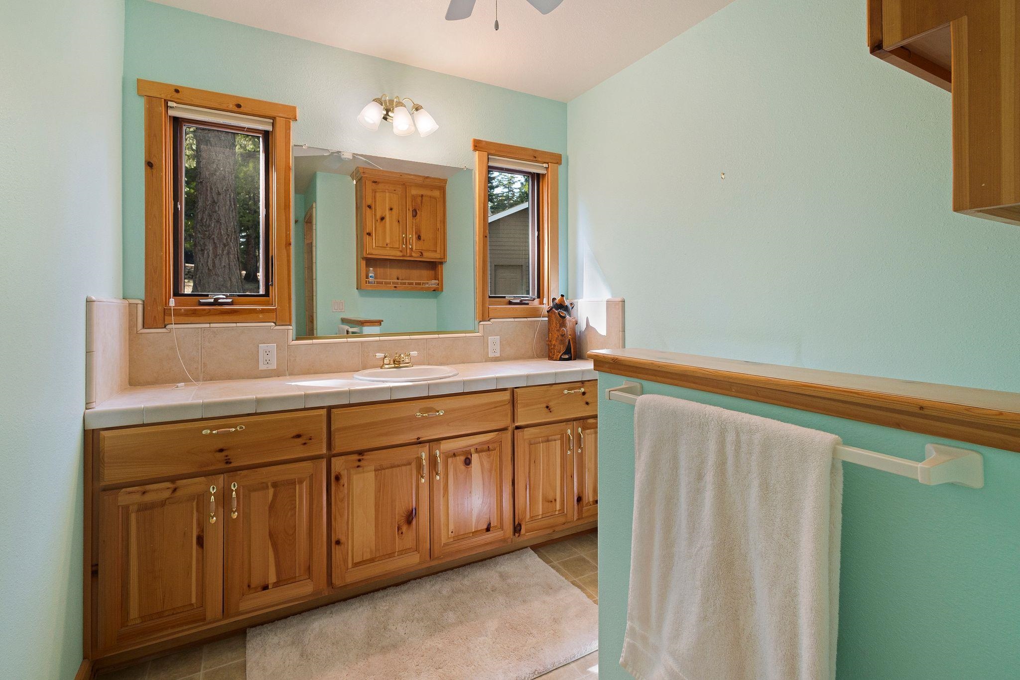 104 Top of the West Drive Unit: 102 Top of the West Drive