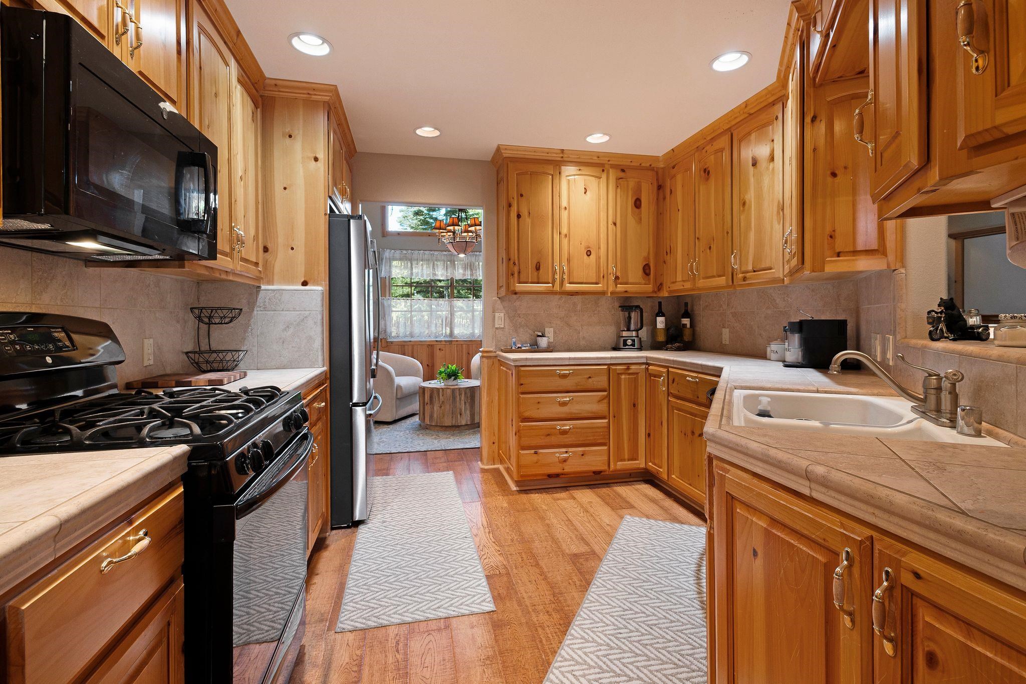 104 Top of the West Drive Unit: 102 Top of the West Drive