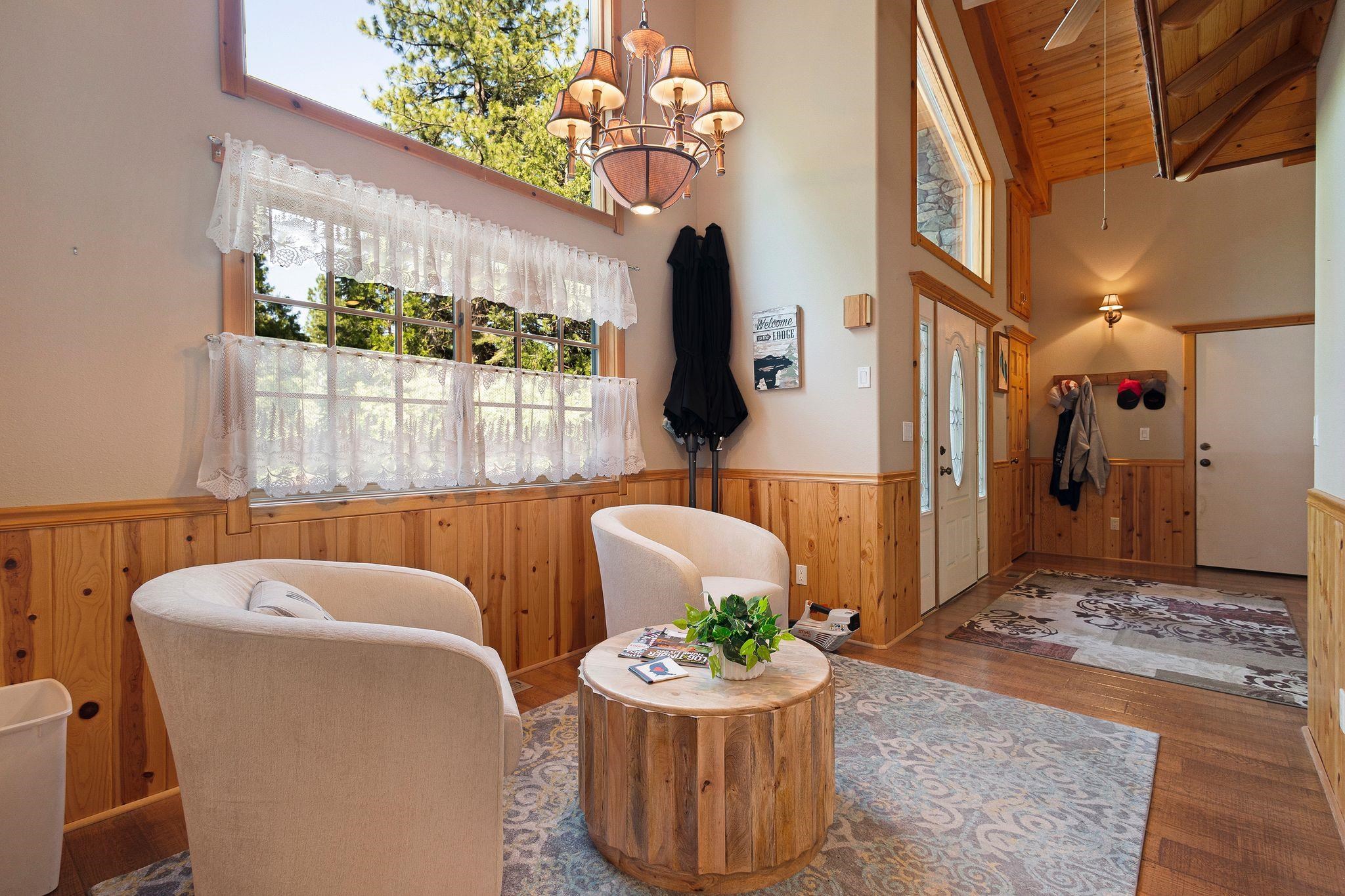 104 Top of the West Drive Unit: 102 Top of the West Drive