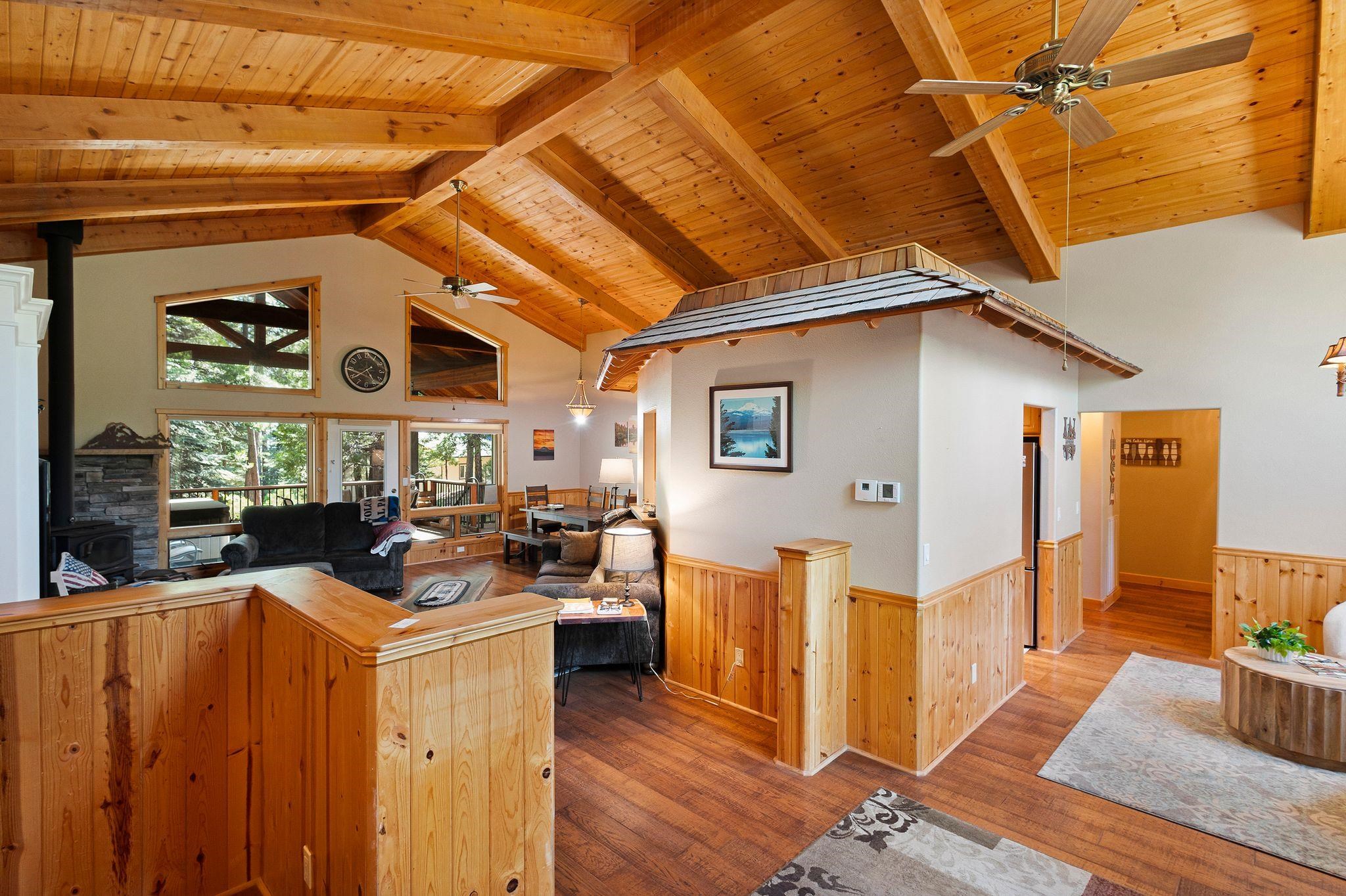 104 Top of the West Drive Unit: 102 Top of the West Drive