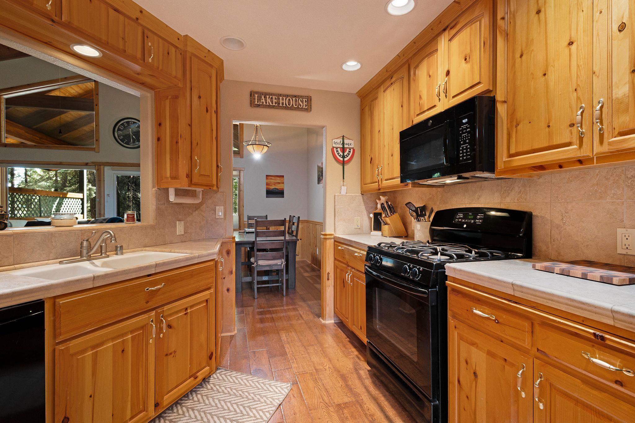 104 Top of the West Drive Unit: 102 Top of the West Drive