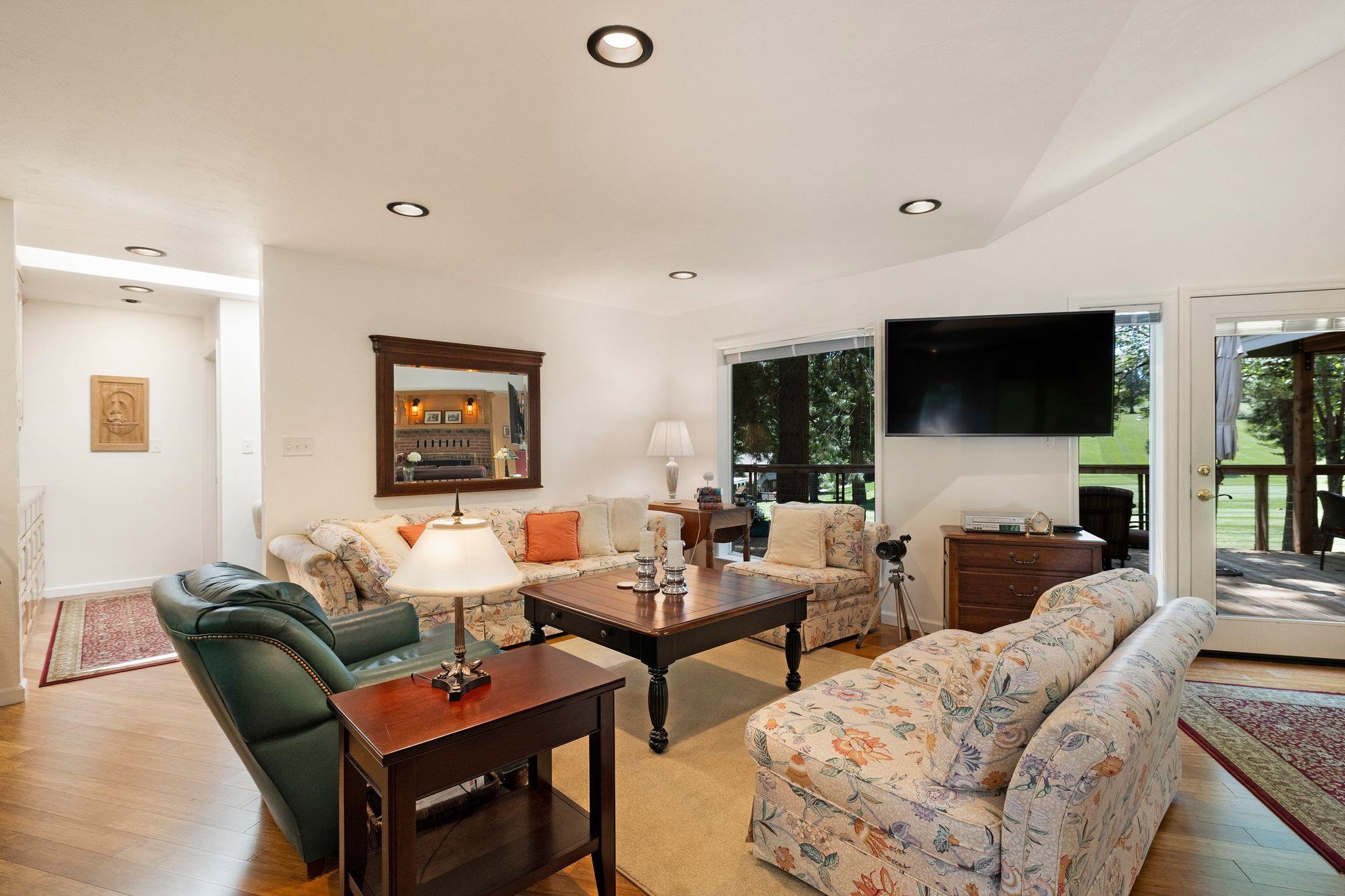 812 Golf Club Road