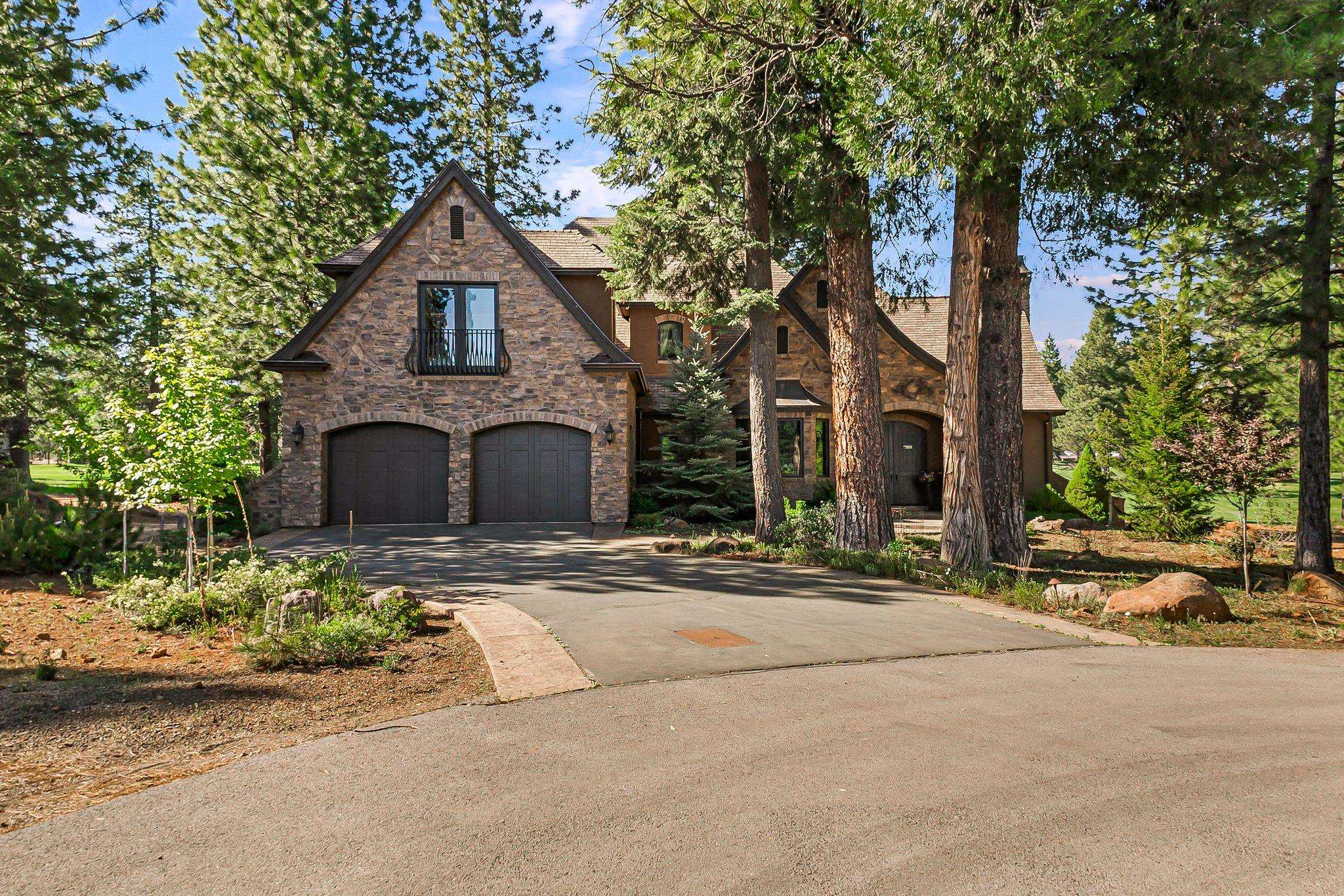 2 Frostwood Lane
