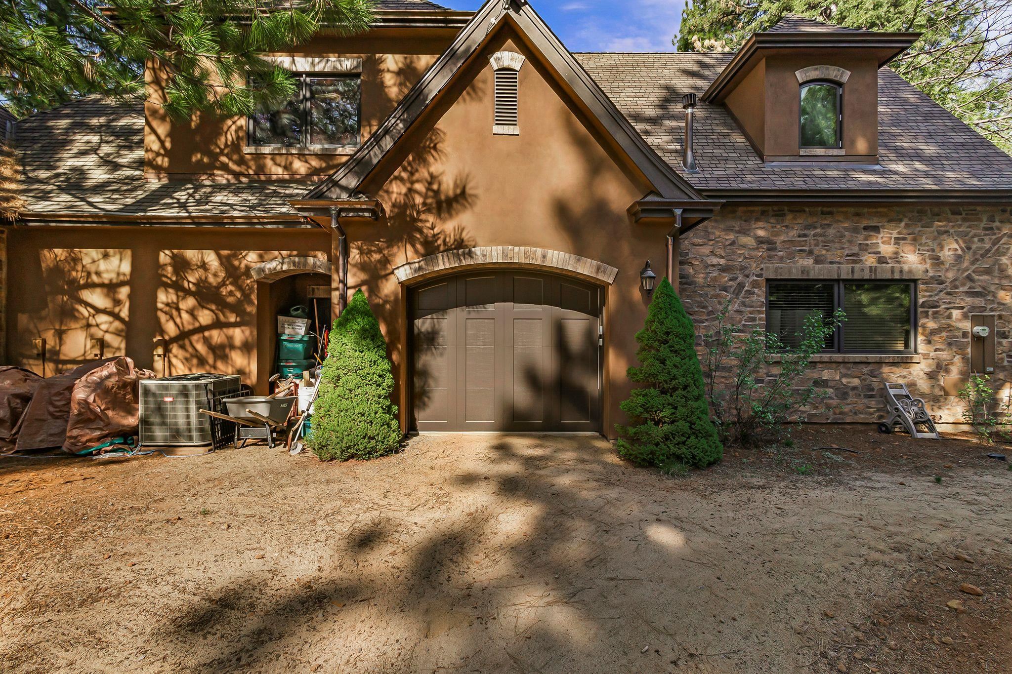 2 Frostwood Lane