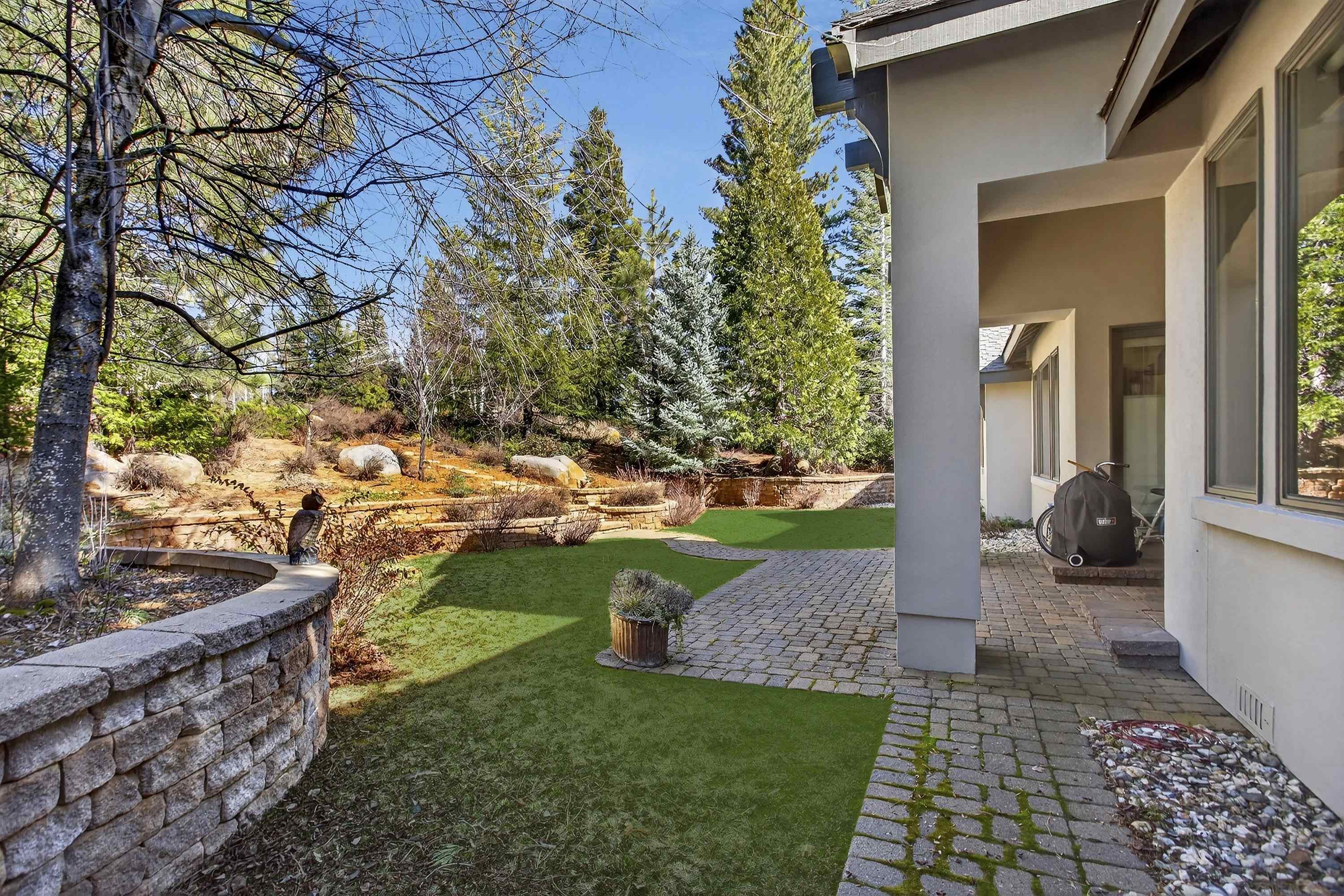 48 Foxglenn Drive