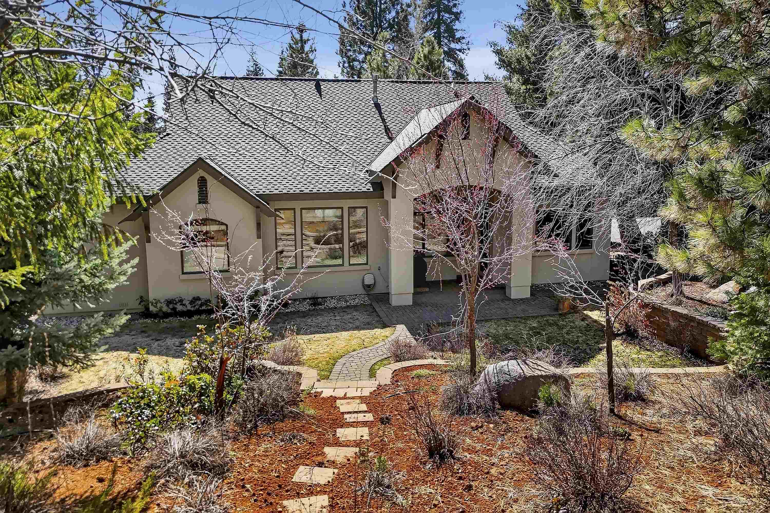 48 Foxglenn Drive