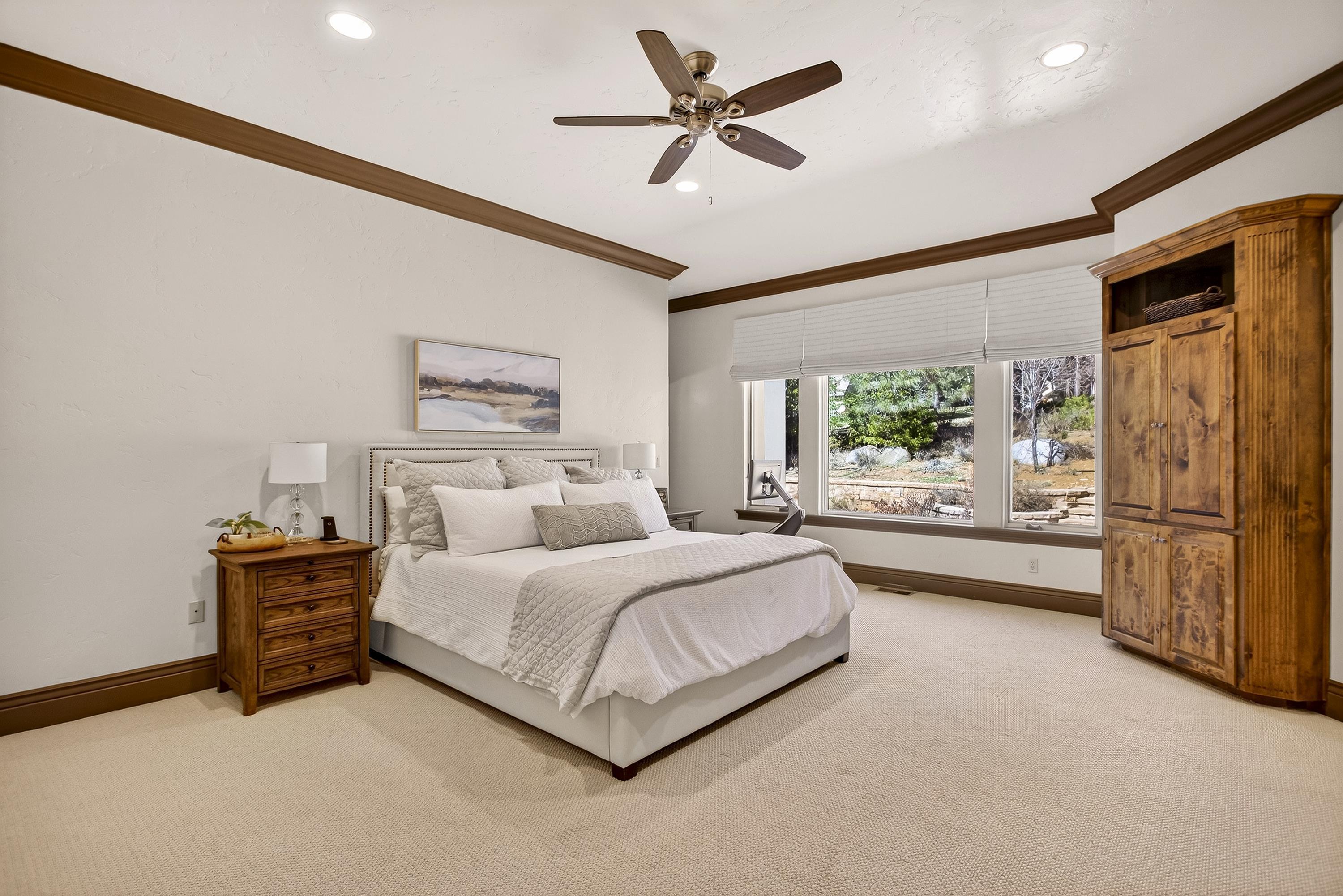 48 Foxglenn Drive