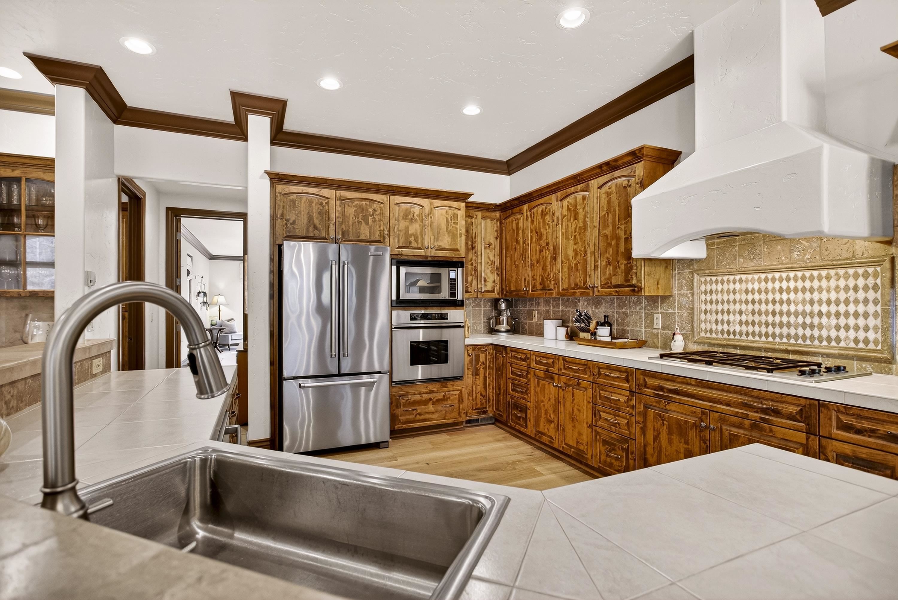 48 Foxglenn Drive